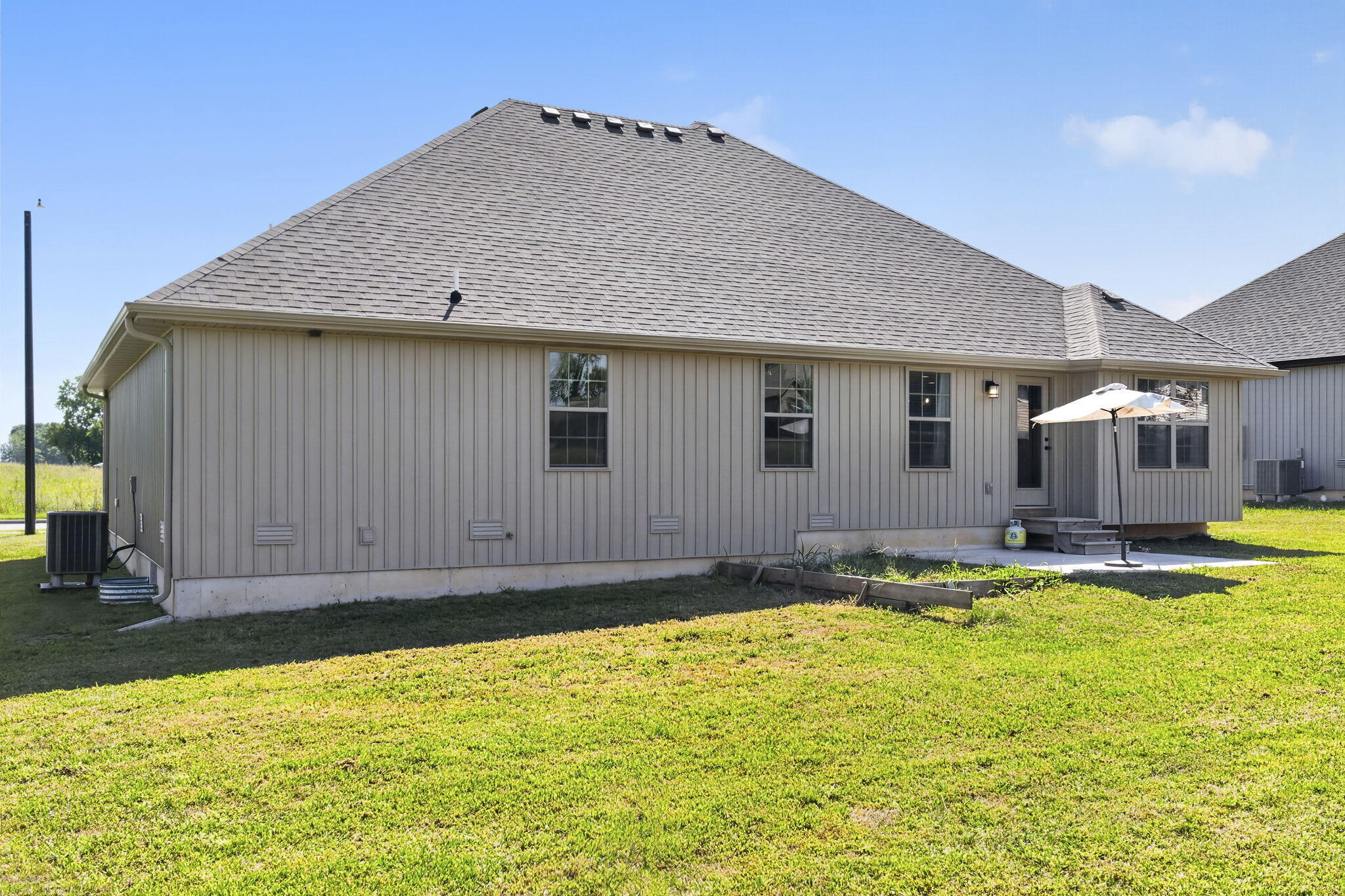 1481 North Lyon Avenue Property Photo 32