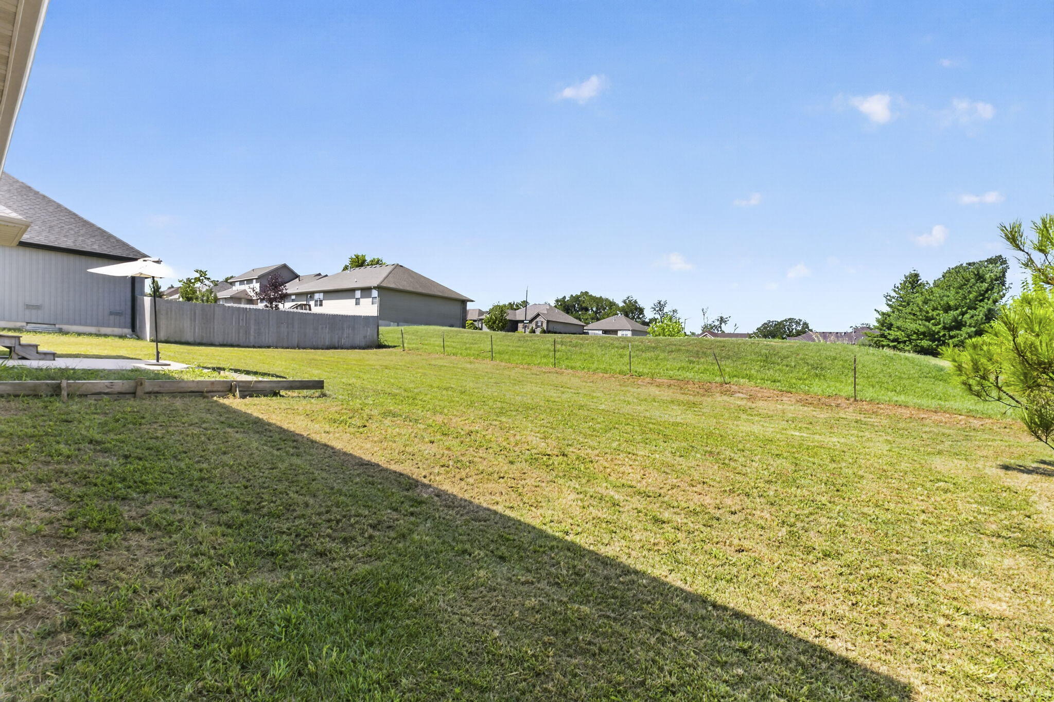 1481 North Lyon Avenue Property Photo 33