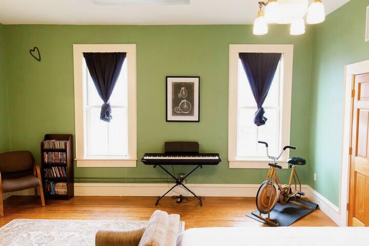 313 Washington Avenue Property Photo 7