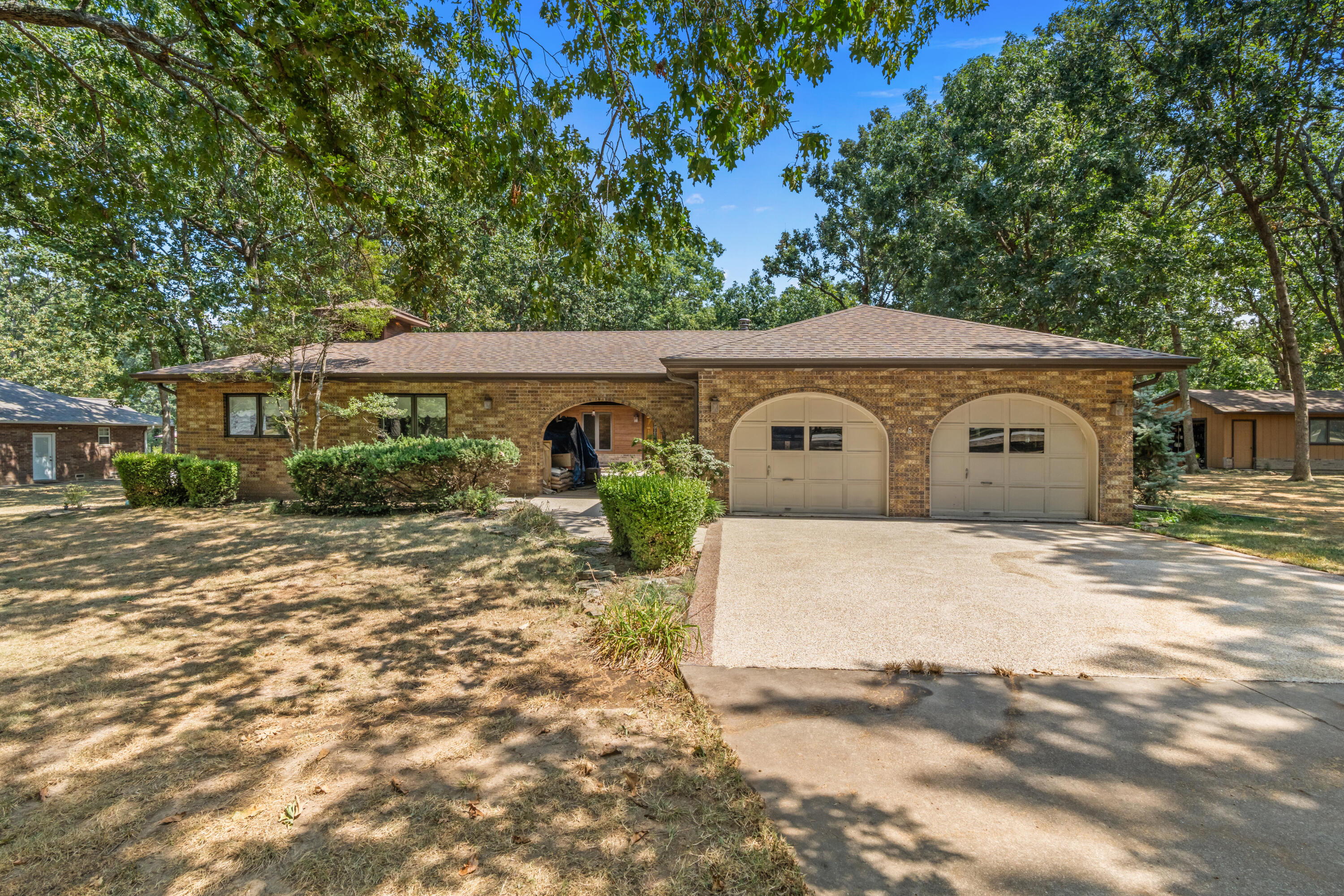 1740 Briarwood Drive Property Photo 2