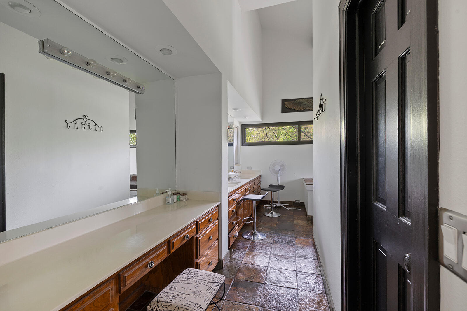 381 West Guin Road Property Photo 21