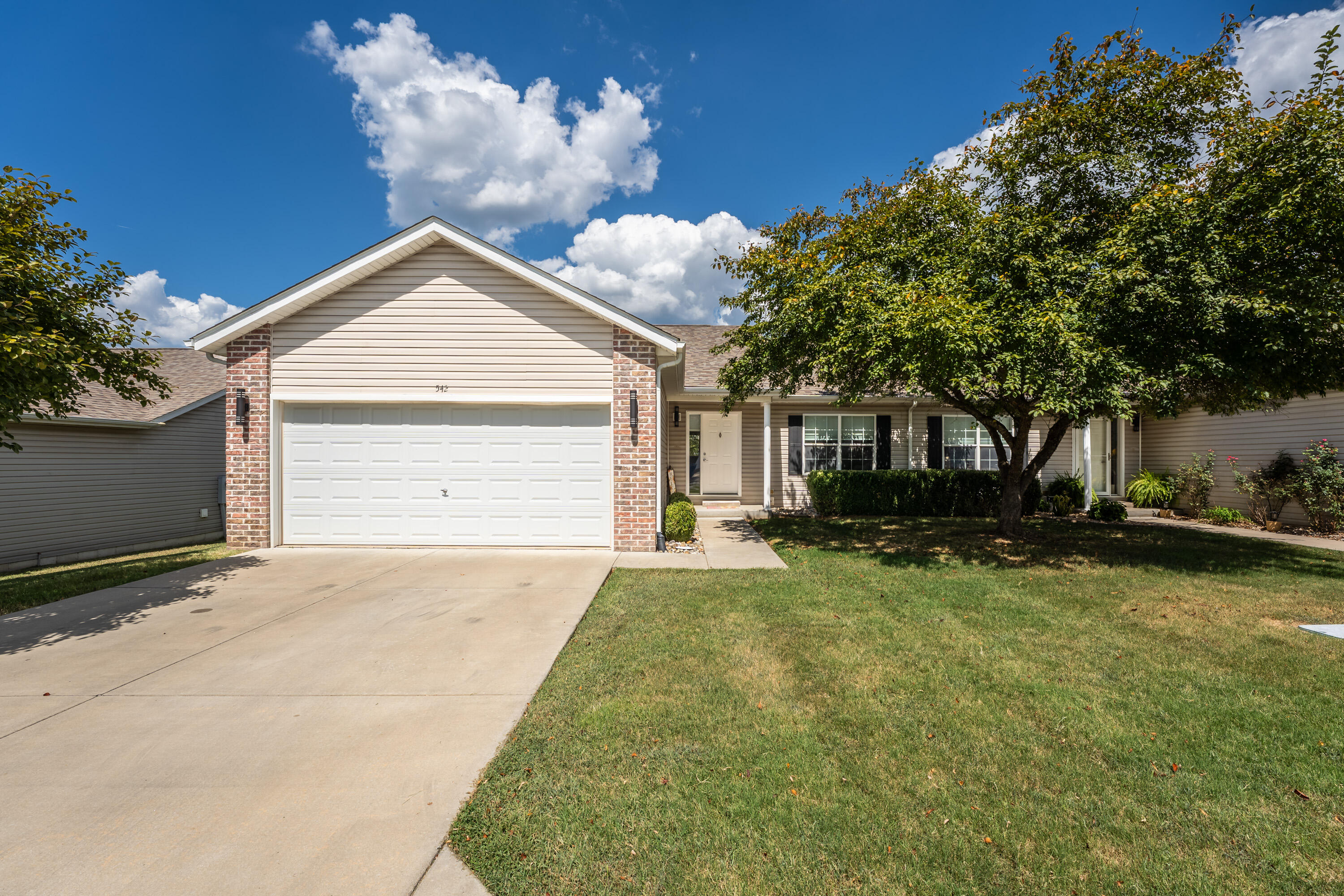 542 Van Buren Road Property Photo 2