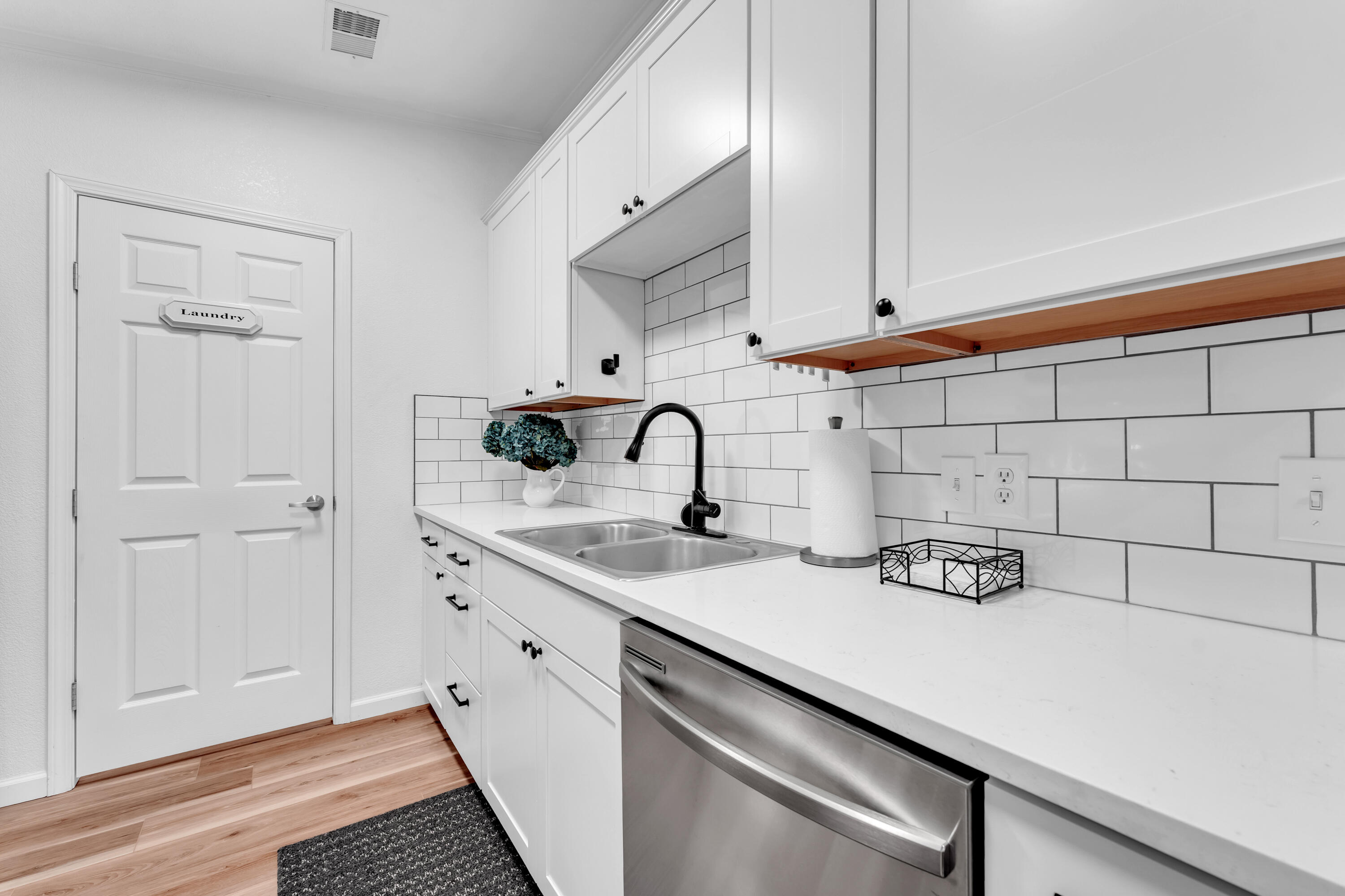 542 Van Buren Road Property Photo 8
