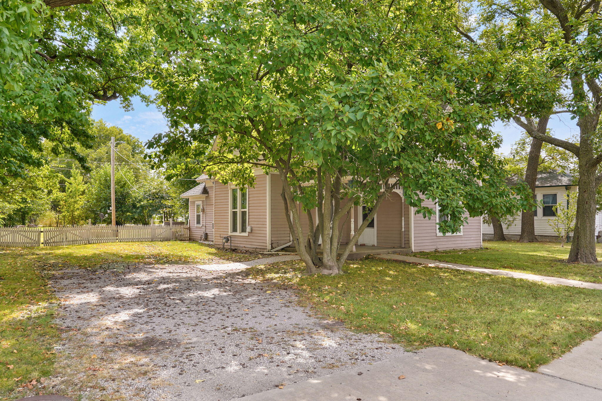 908 South Hickory Street Property Photo 2