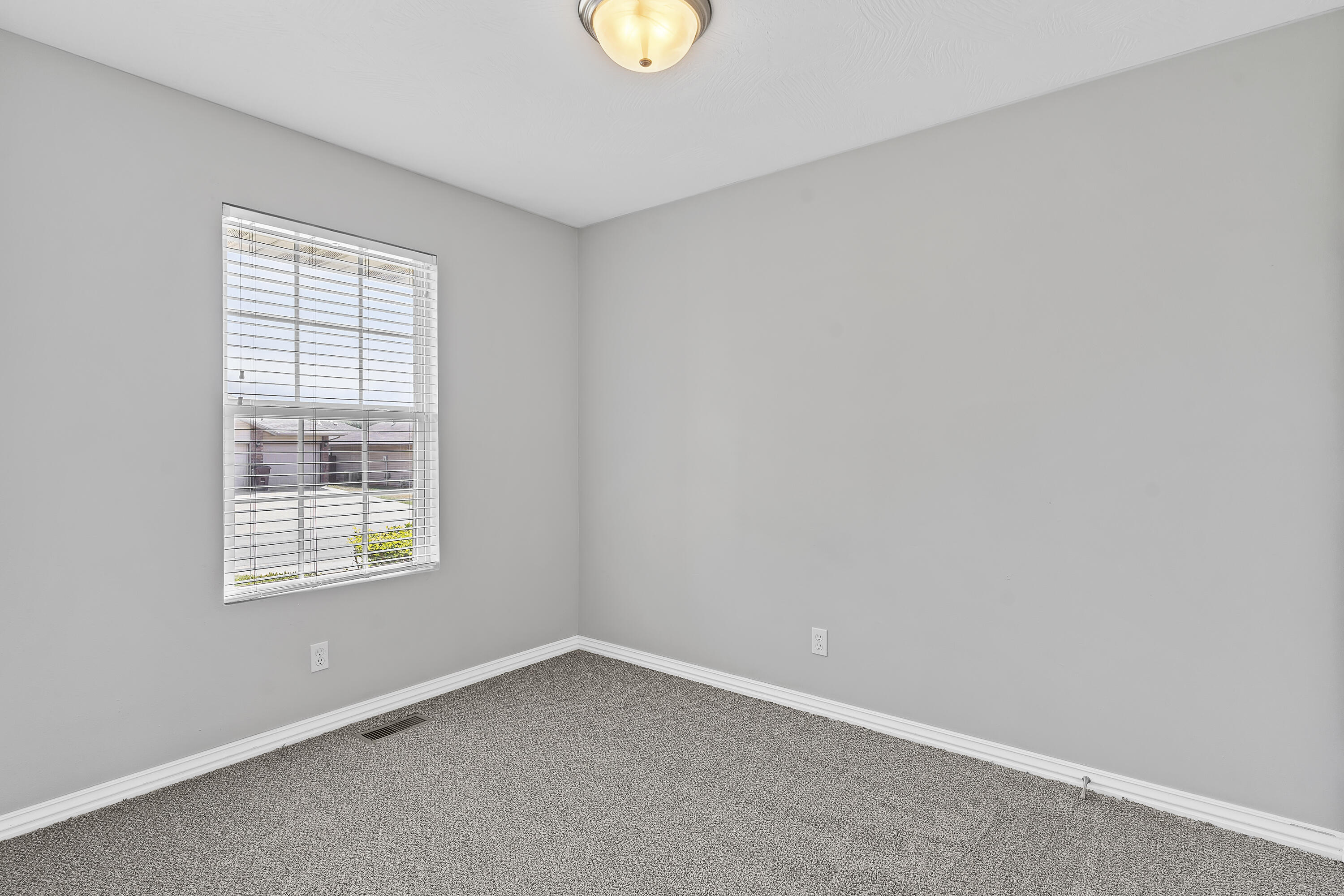 4427 West Nicholas Street Property Photo 23