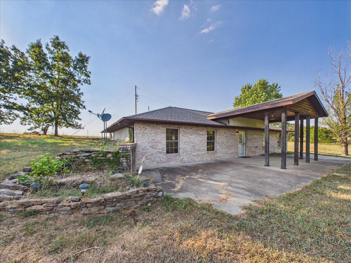 1300 Long Branch Road Property Photo 8