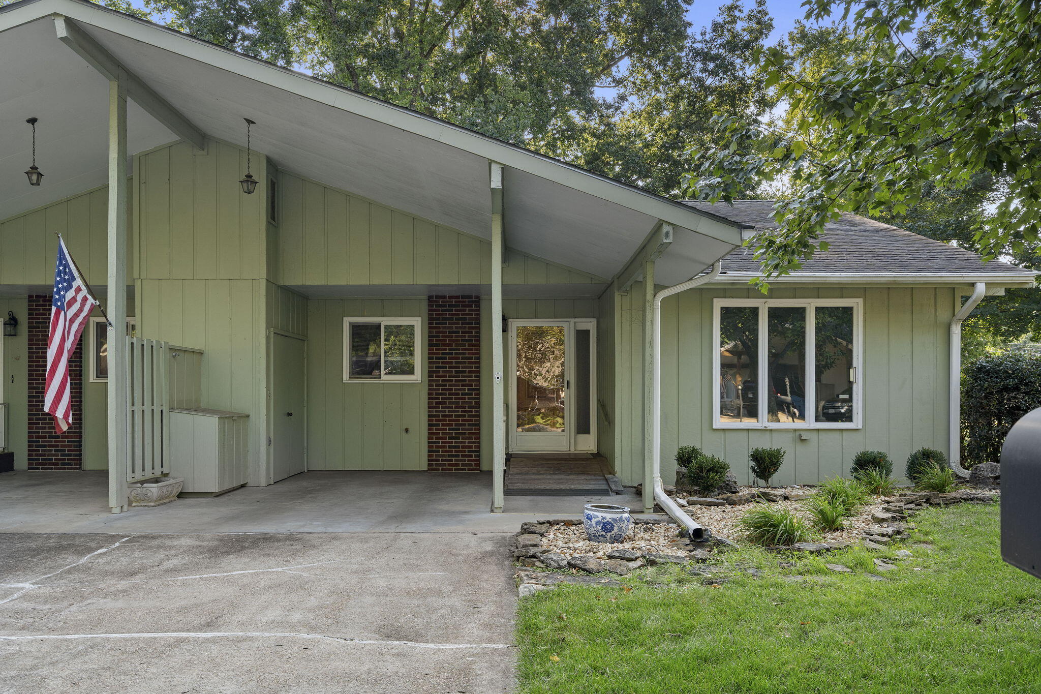19 Oak Court Property Photo 3