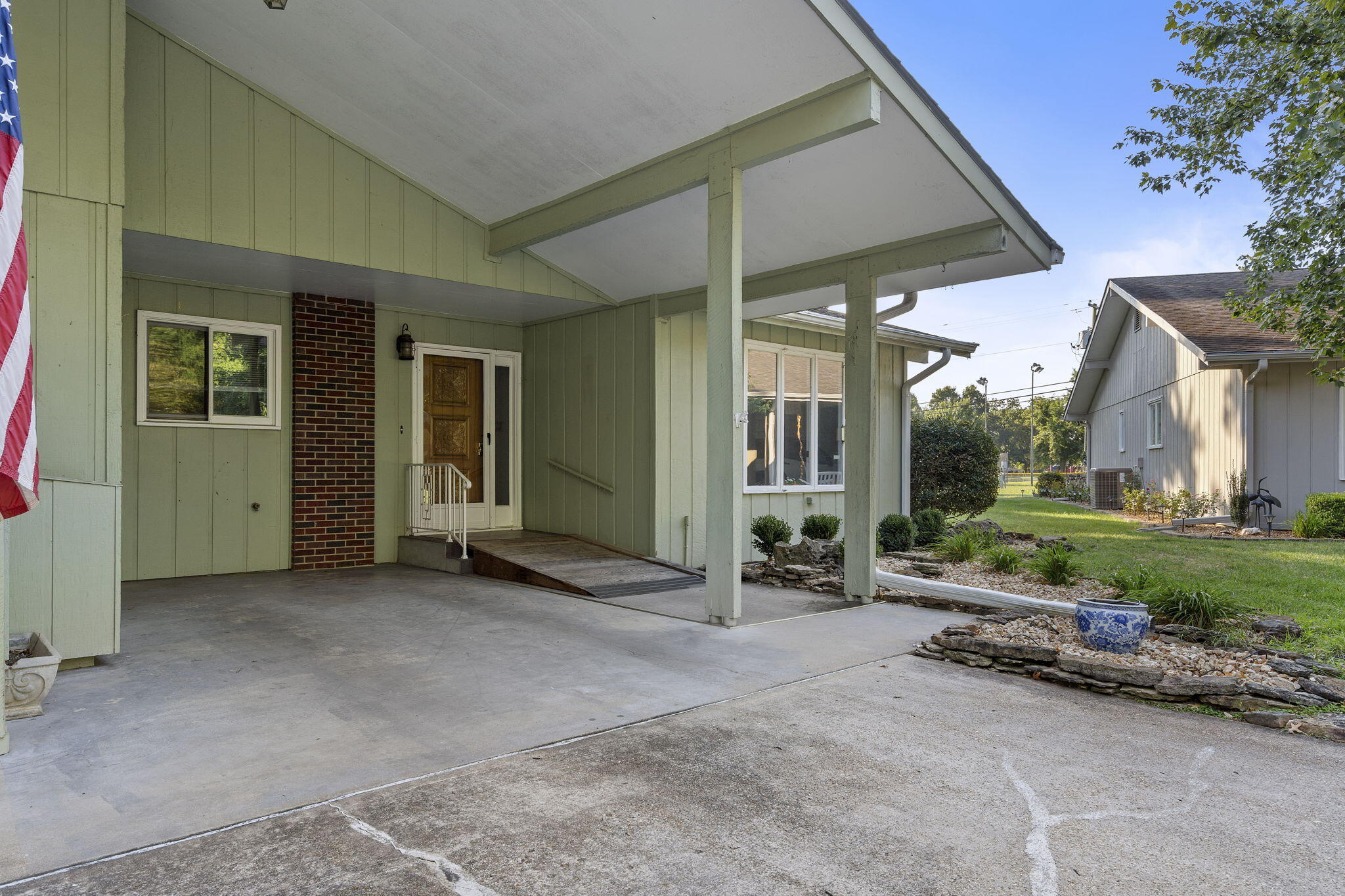 19 Oak Court Property Photo 5