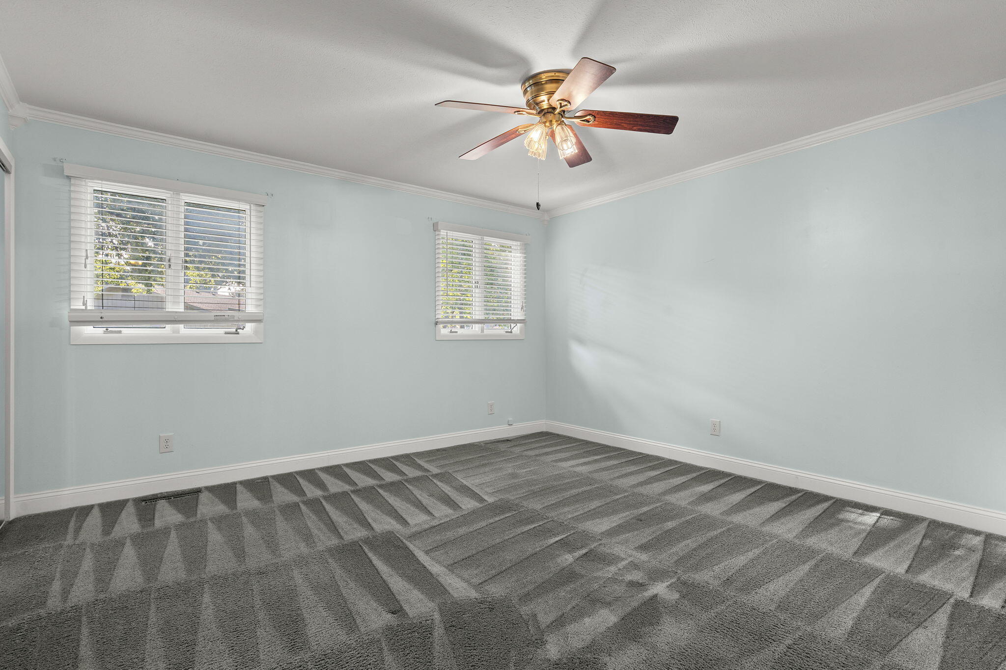 19 Oak Court Property Photo 32