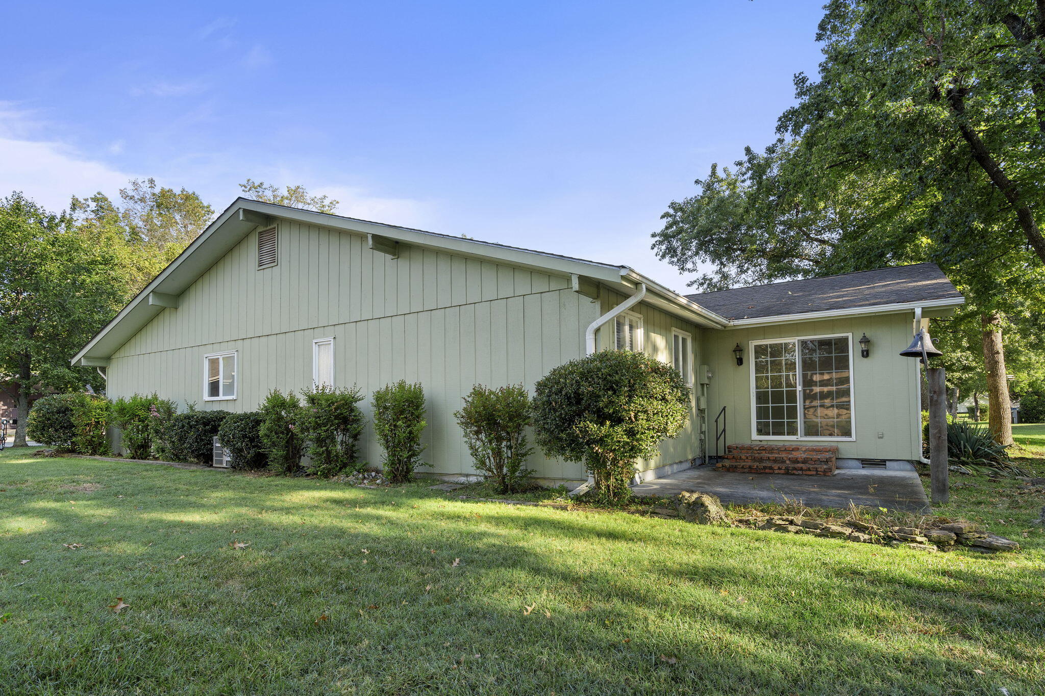 19 Oak Court Property Photo 35