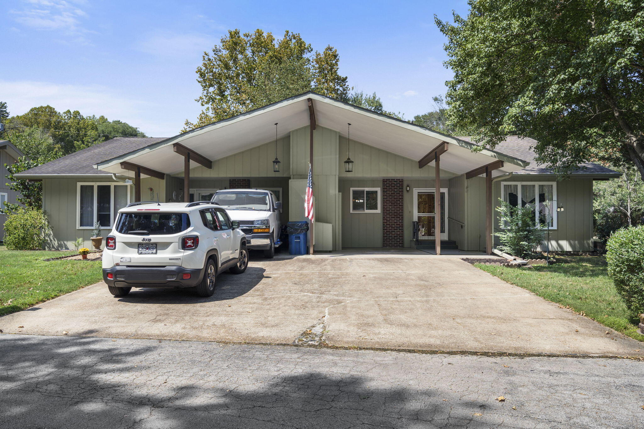 7 Oak Court Property Photo 1