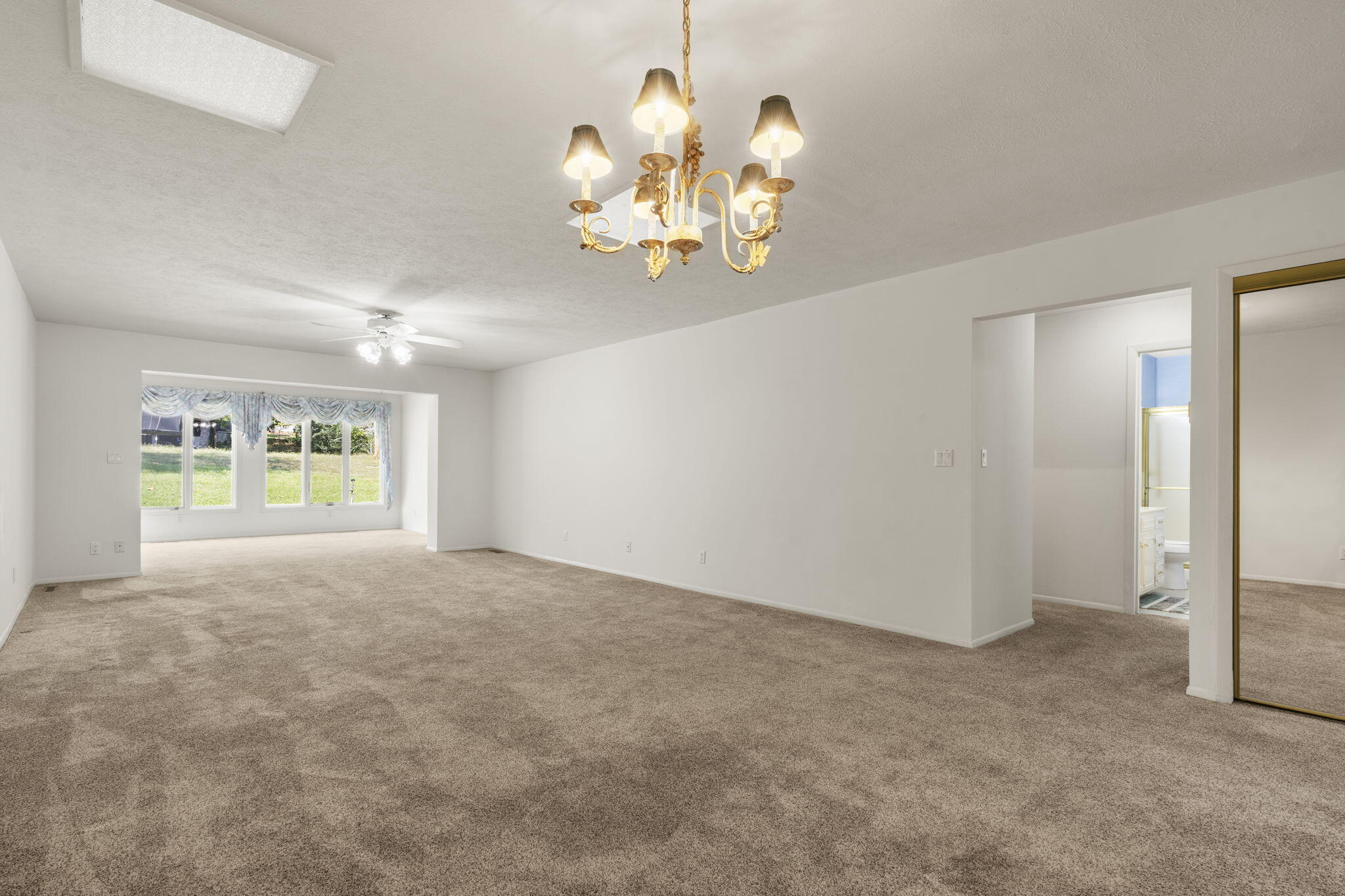 7 Oak Court Property Photo 5