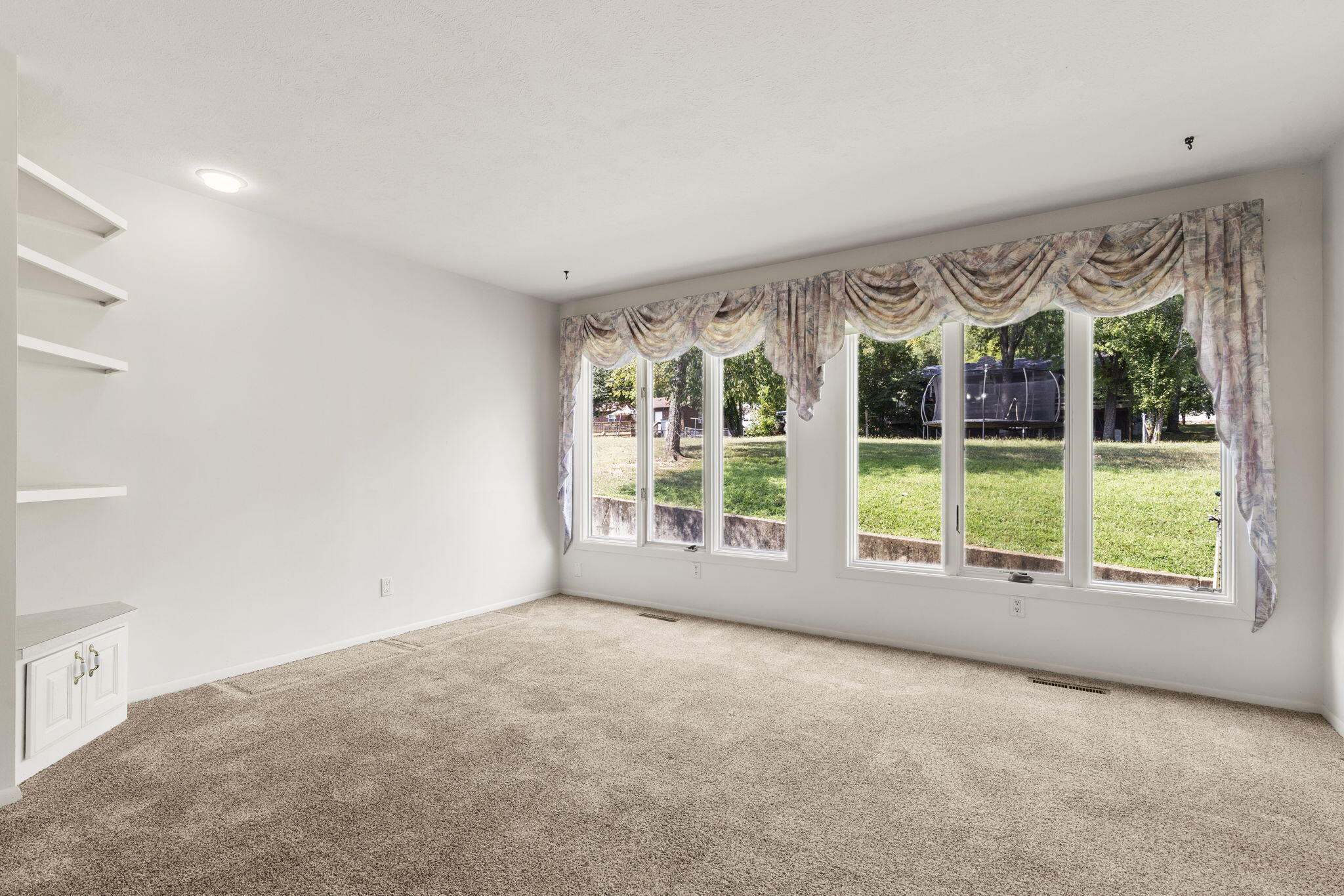7 Oak Court Property Photo 9
