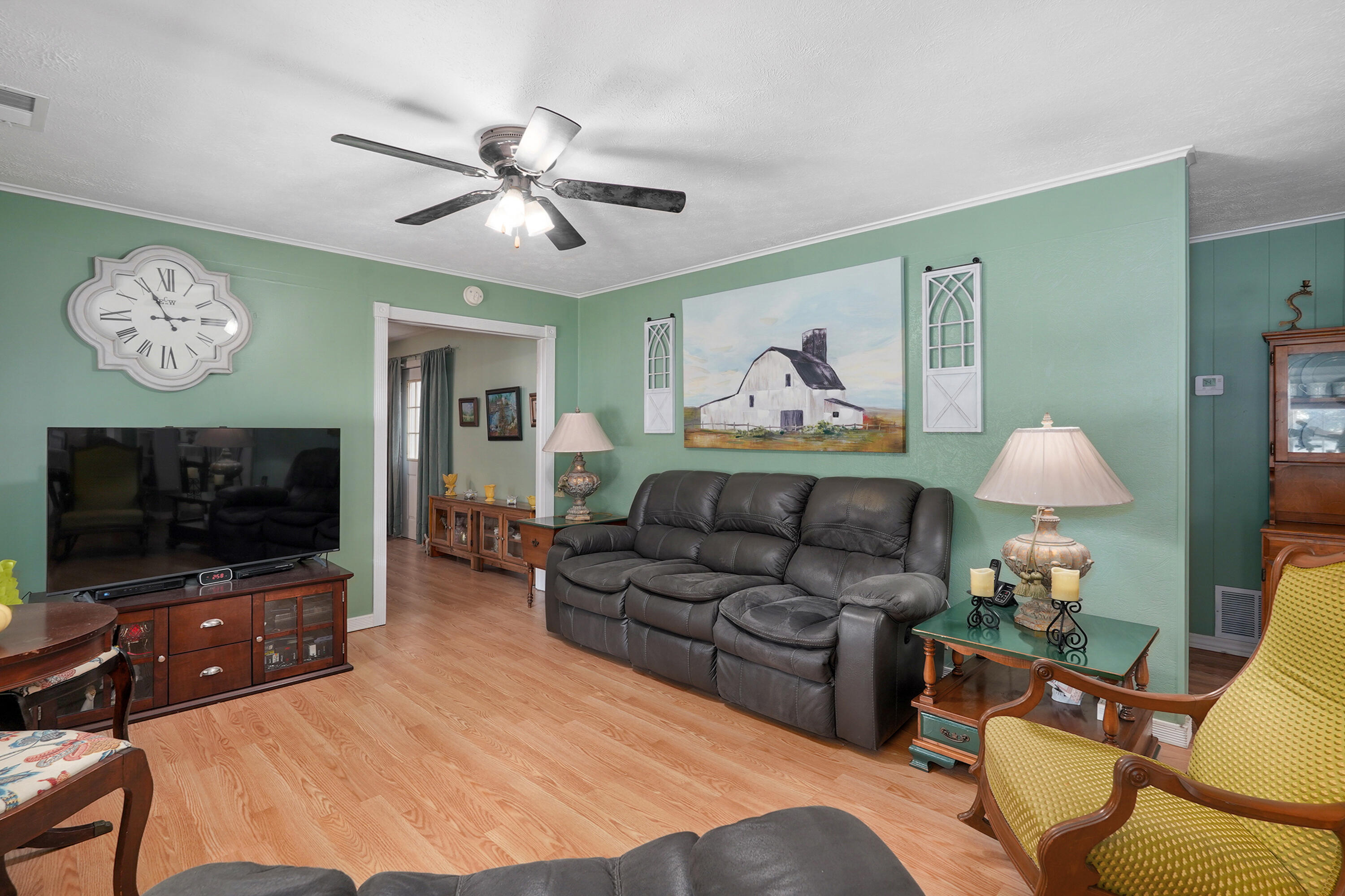 1908 South Holland Avenue Property Photo 10