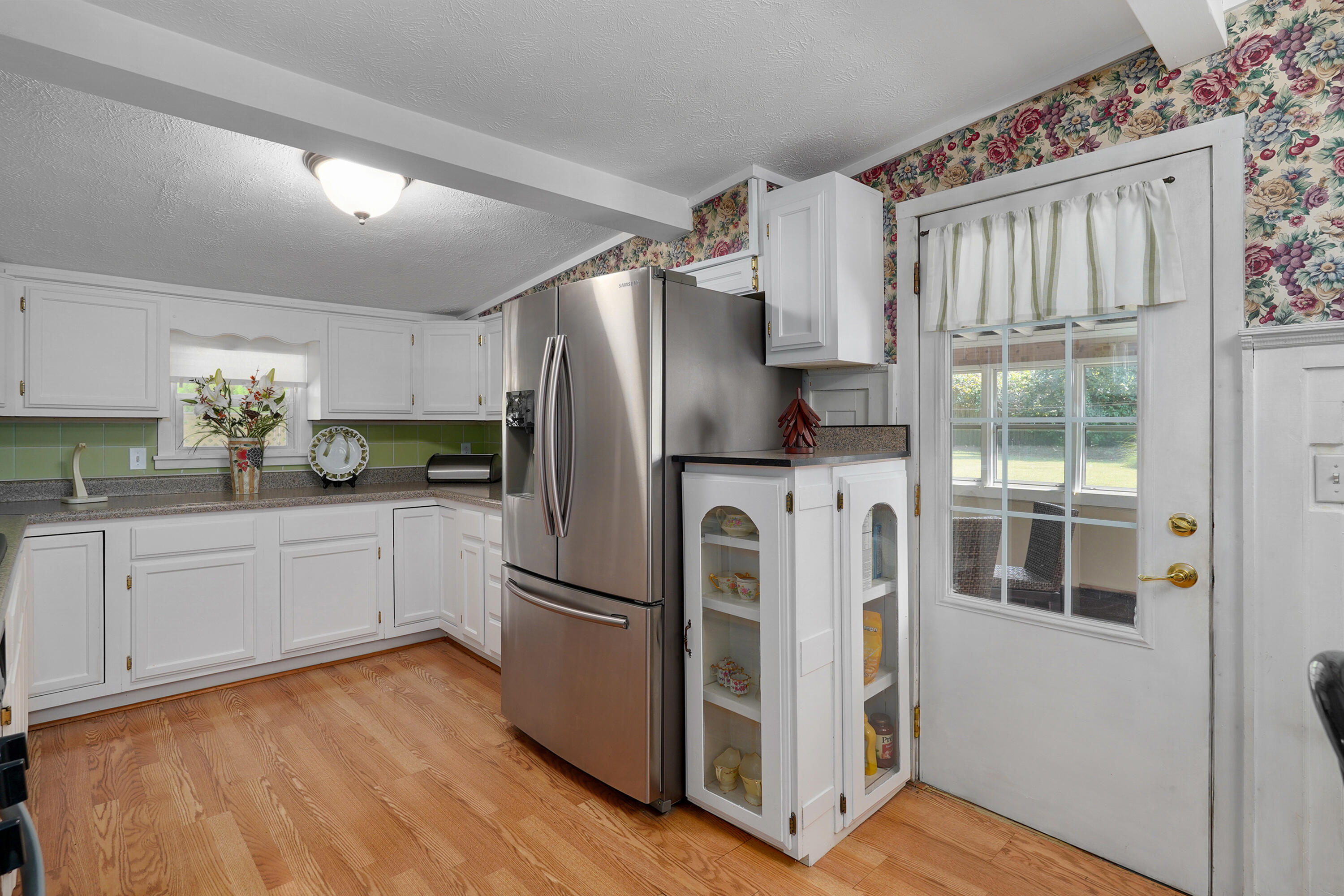 1908 South Holland Avenue Property Photo 18