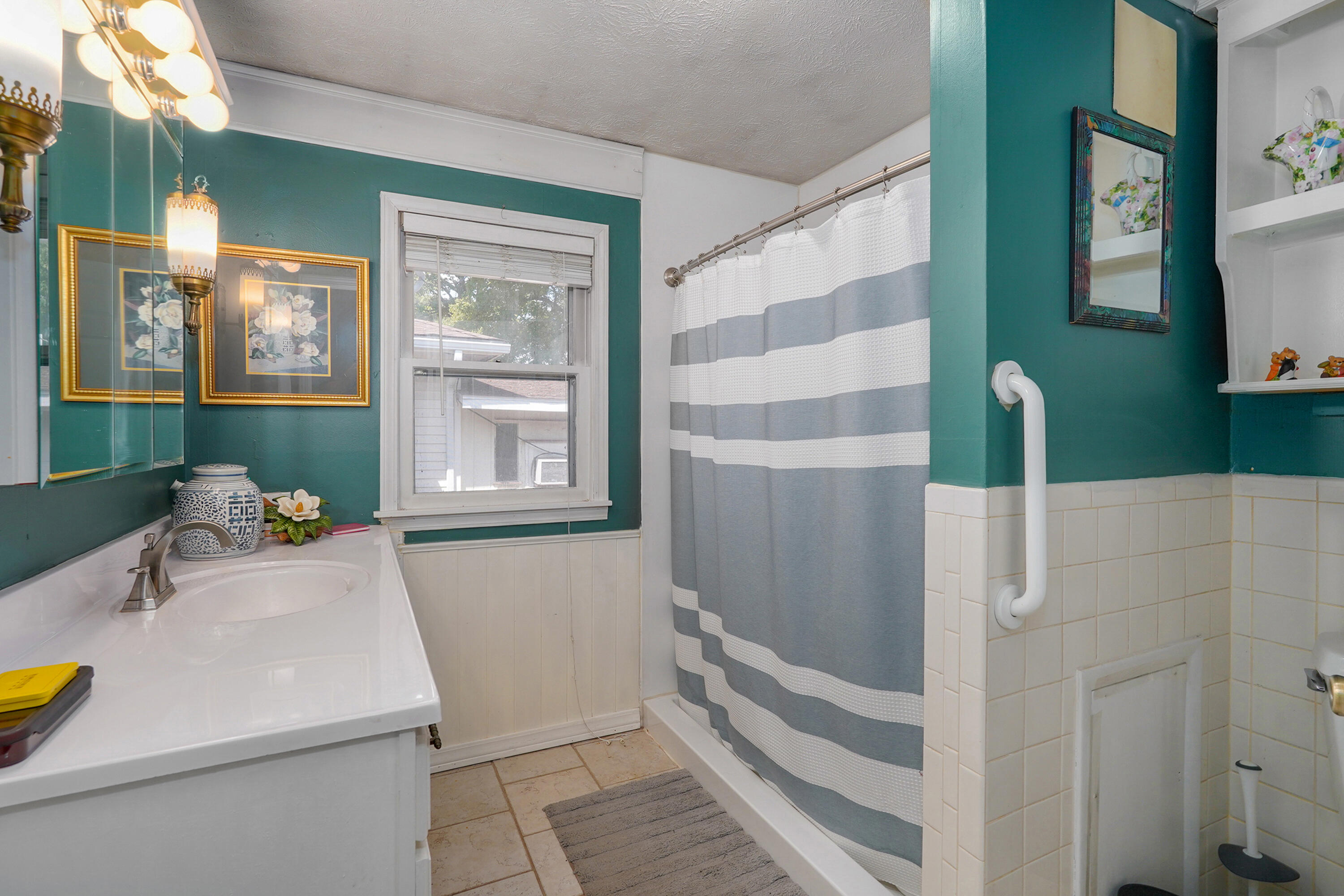 1908 South Holland Avenue Property Photo 21