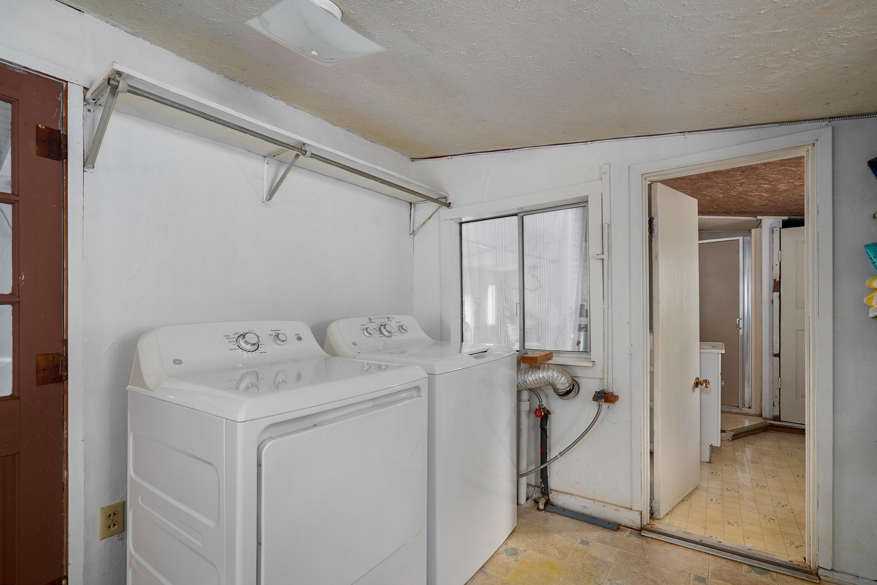 1908 South Holland Avenue Property Photo 28