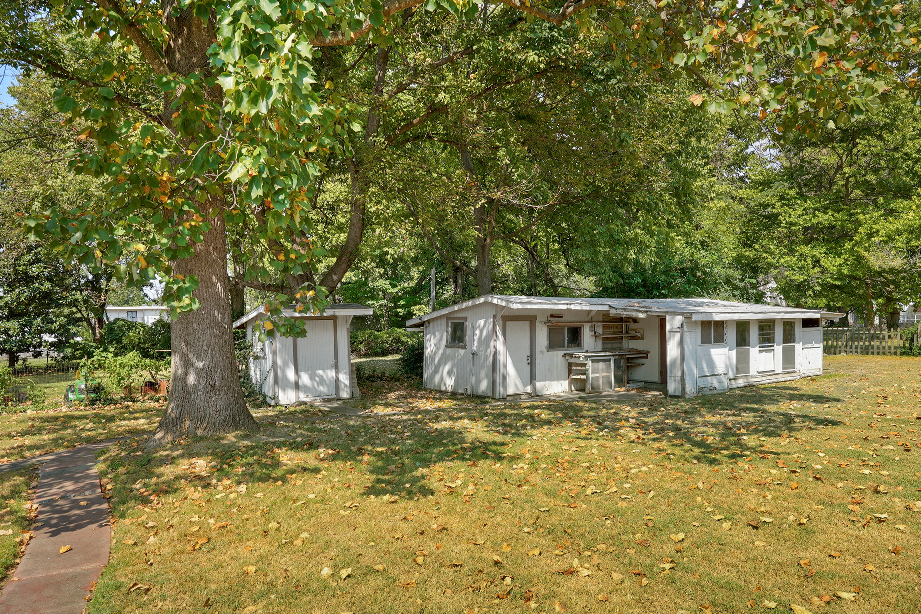 1908 South Holland Avenue Property Photo 38