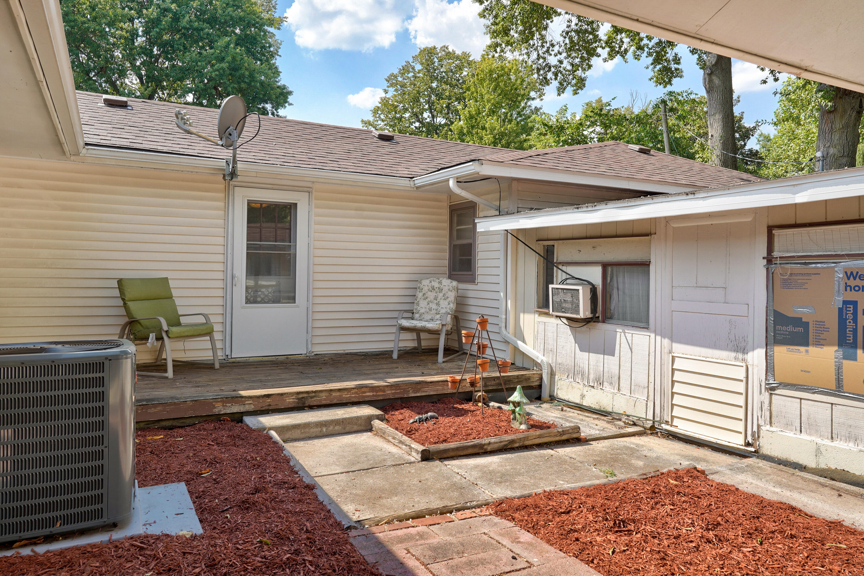 1908 South Holland Avenue Property Photo 42