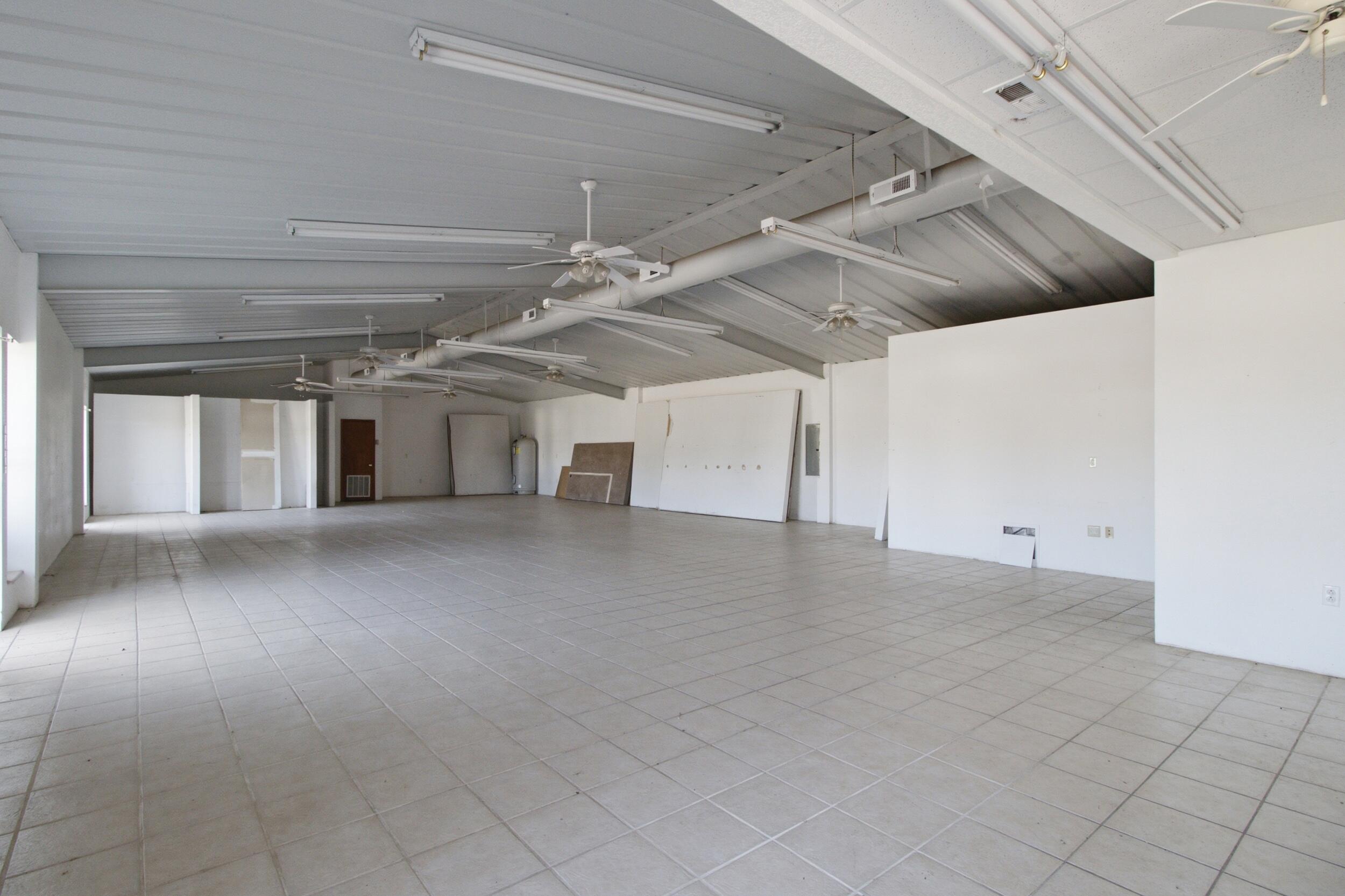 1398-1402 South Valley Road Property Photo 8