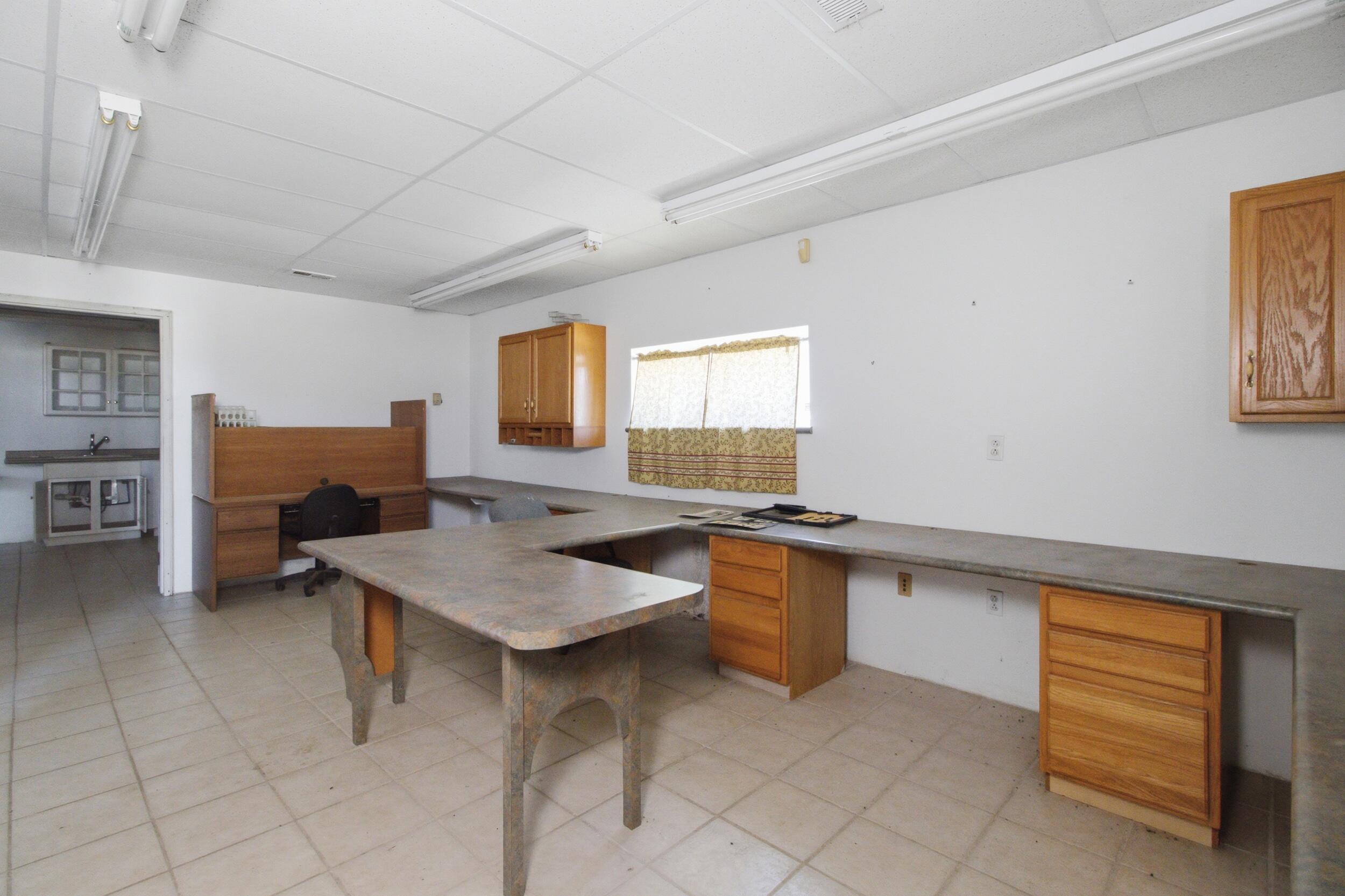 1398-1402 South Valley Road Property Photo 10