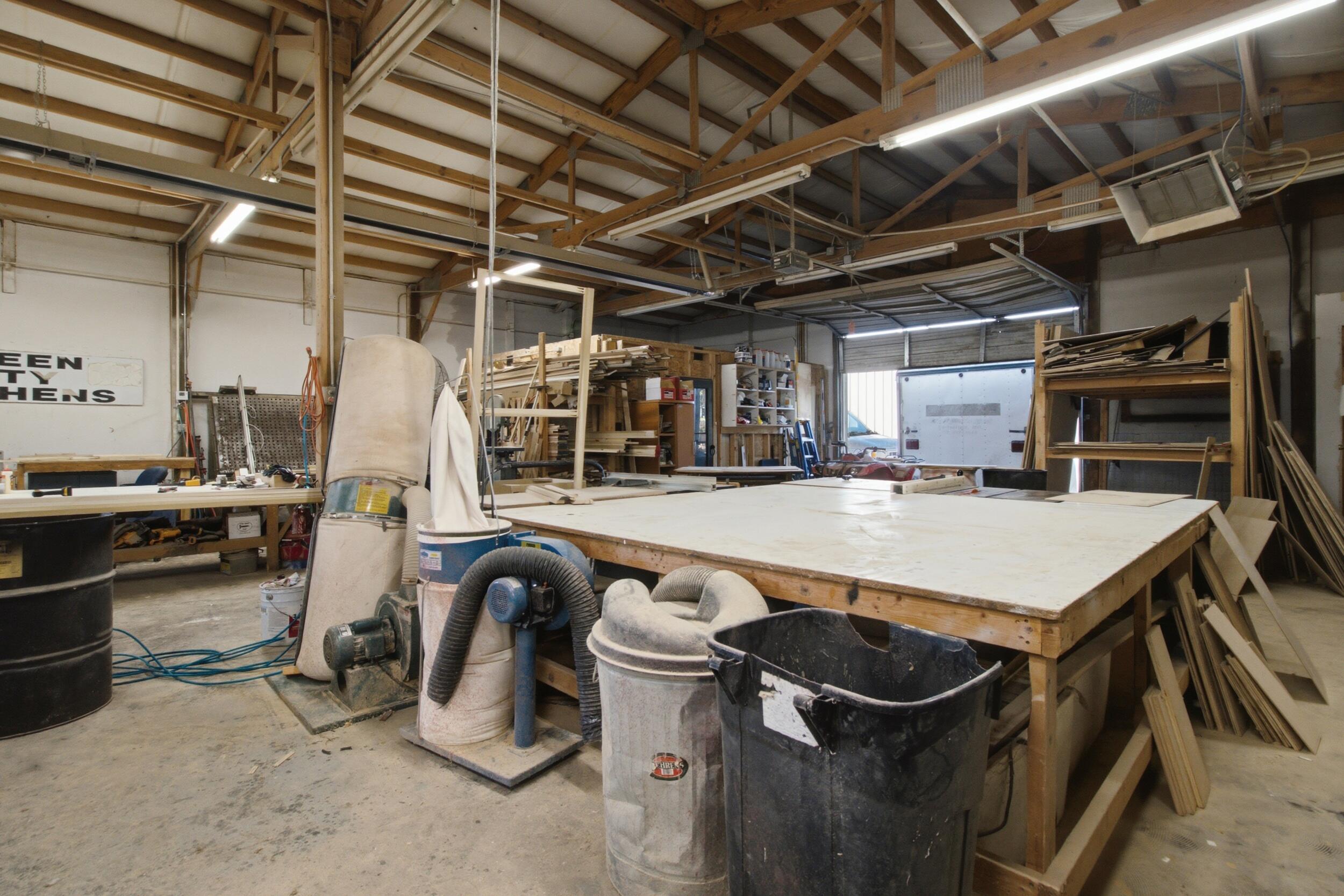 1398-1402 South Valley Road Property Photo 18