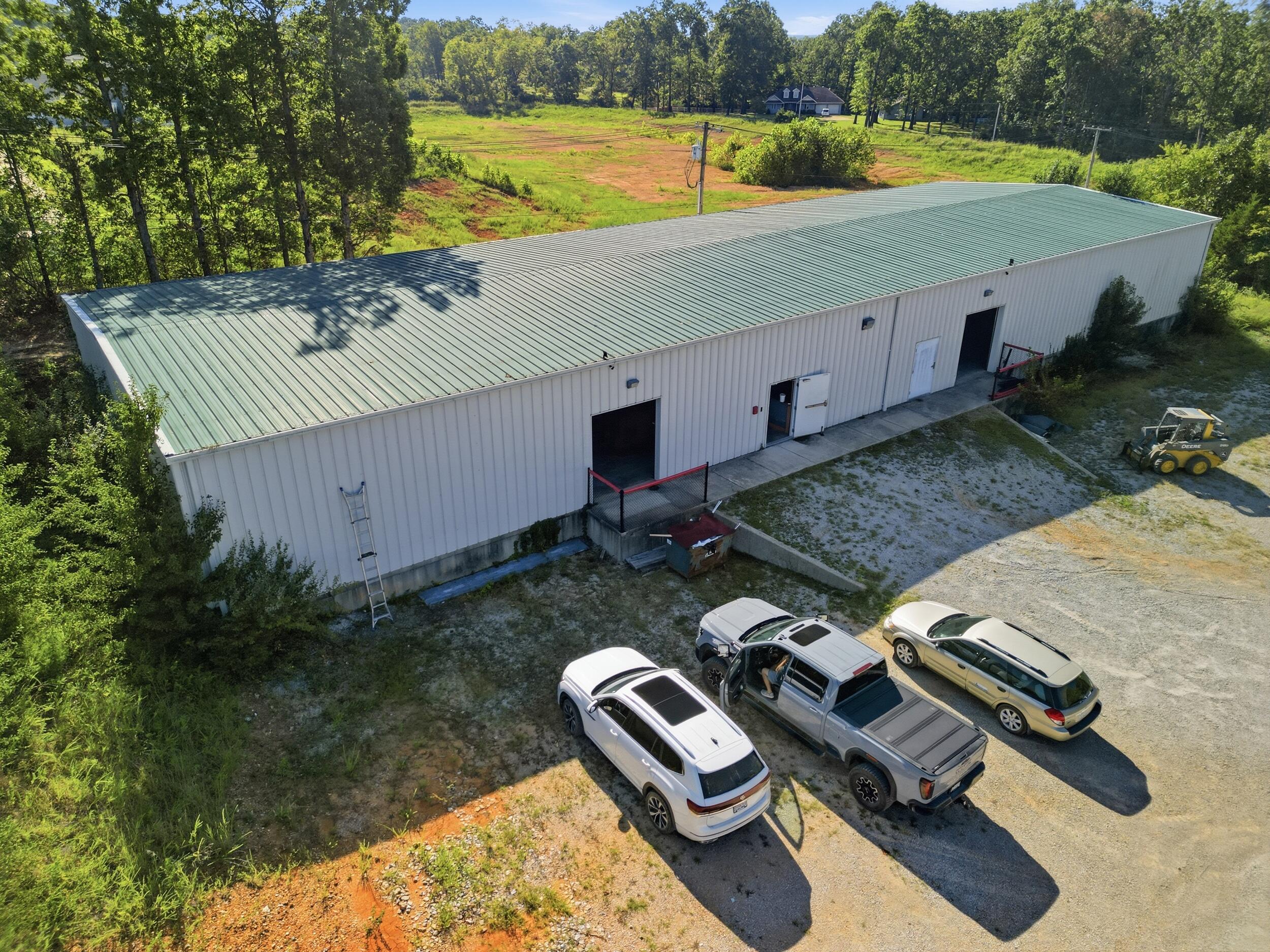 1402 South Valley Road Property Photo 2