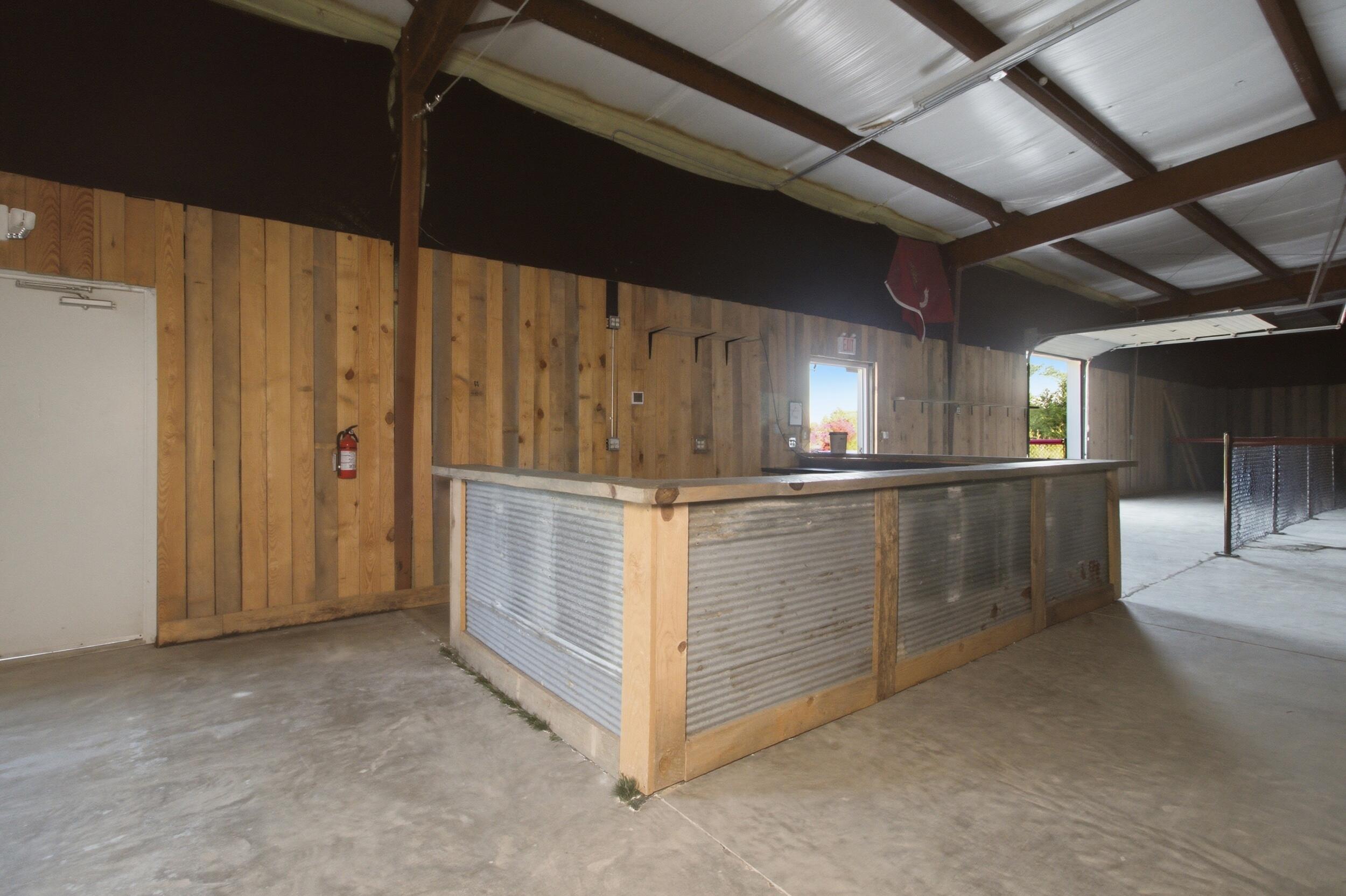 1402 South Valley Road Property Photo 9