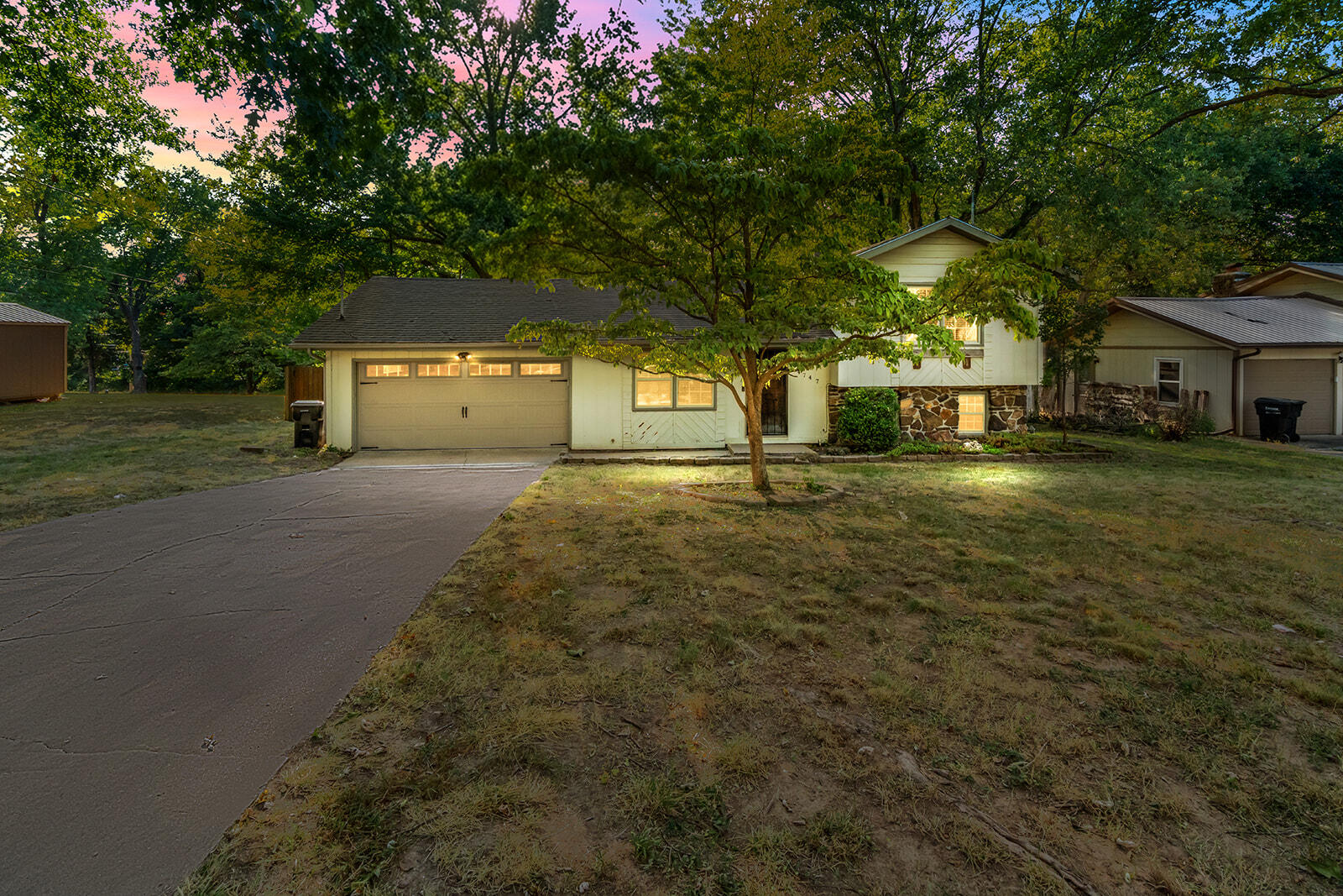 4747 South Roslyn Avenue Property Photo 1