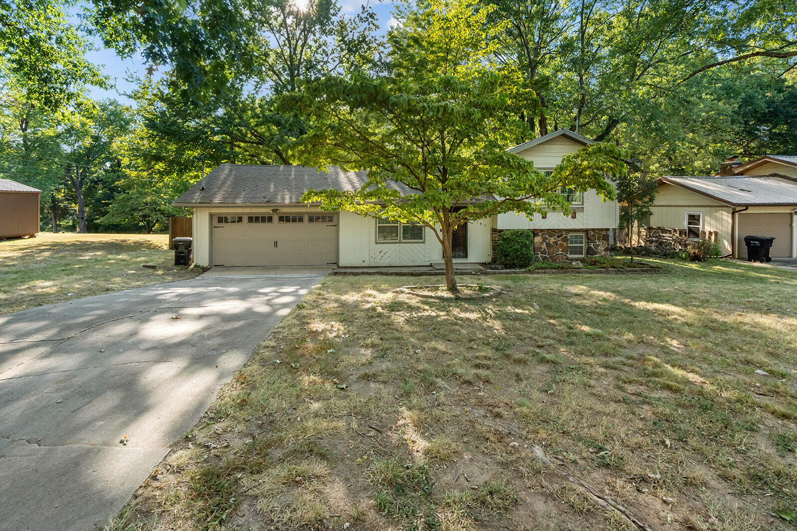 4747 South Roslyn Avenue Property Photo 2