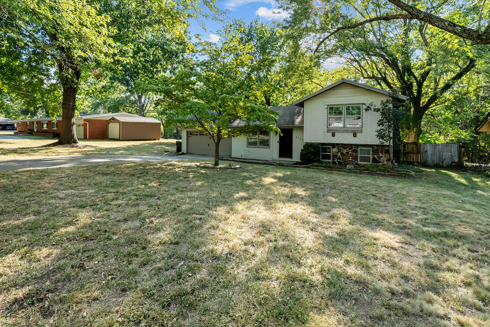 4747 South Roslyn Avenue Property Photo 4