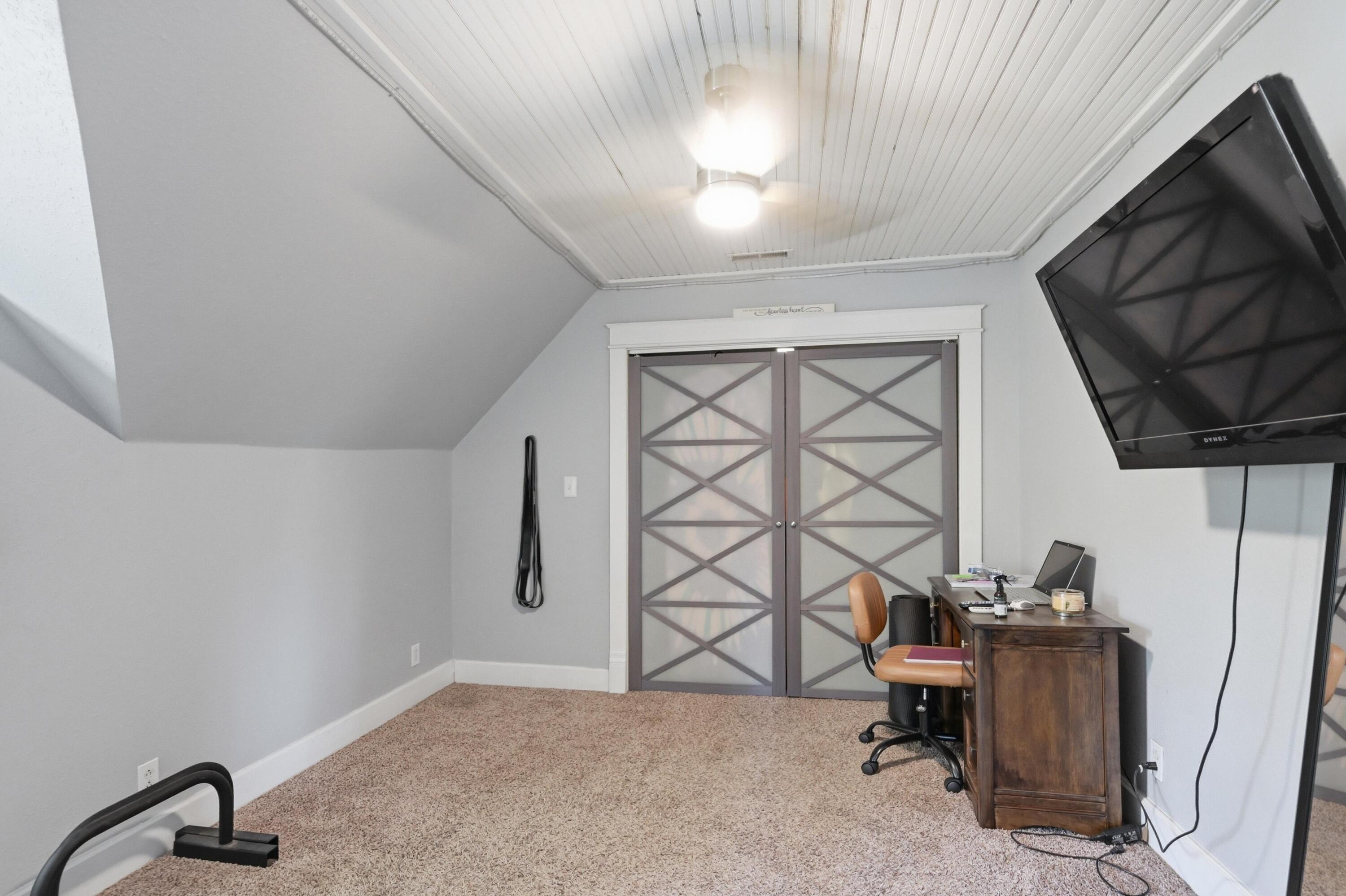 828 South High Street Property Photo 30