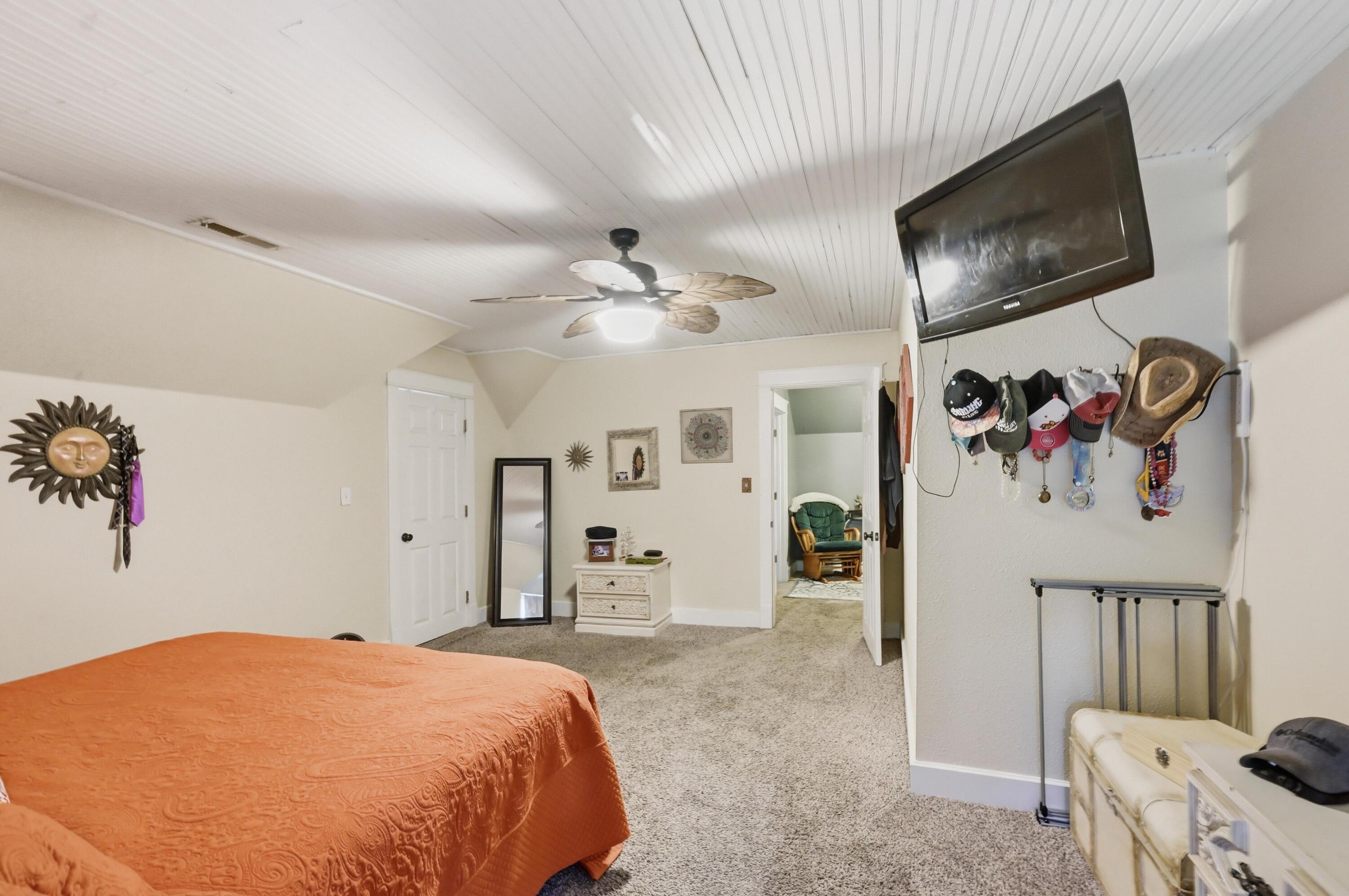 828 South High Street Property Photo 35