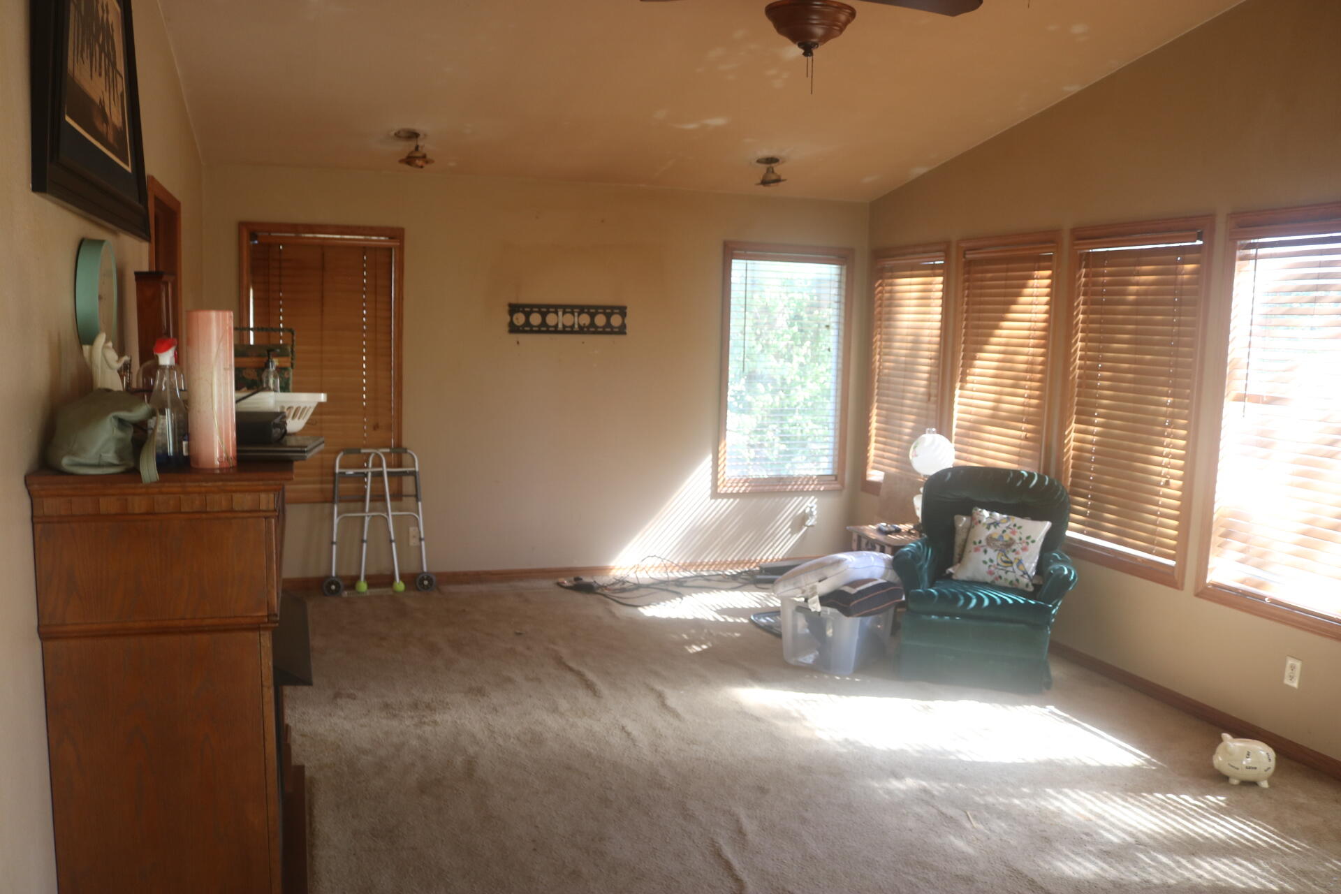300 South Holmes Avenue Property Photo 7