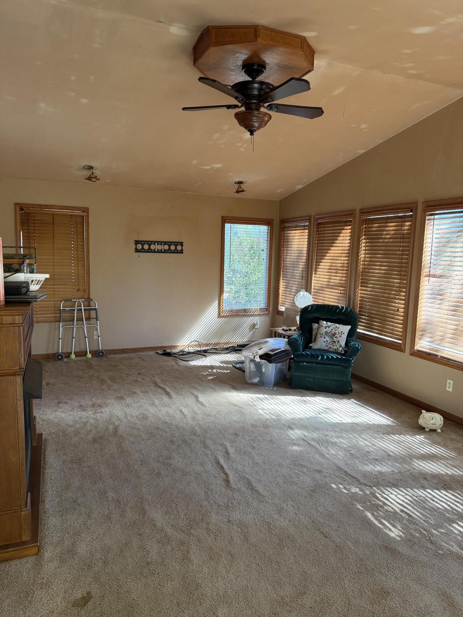 300 South Holmes Avenue Property Photo 12