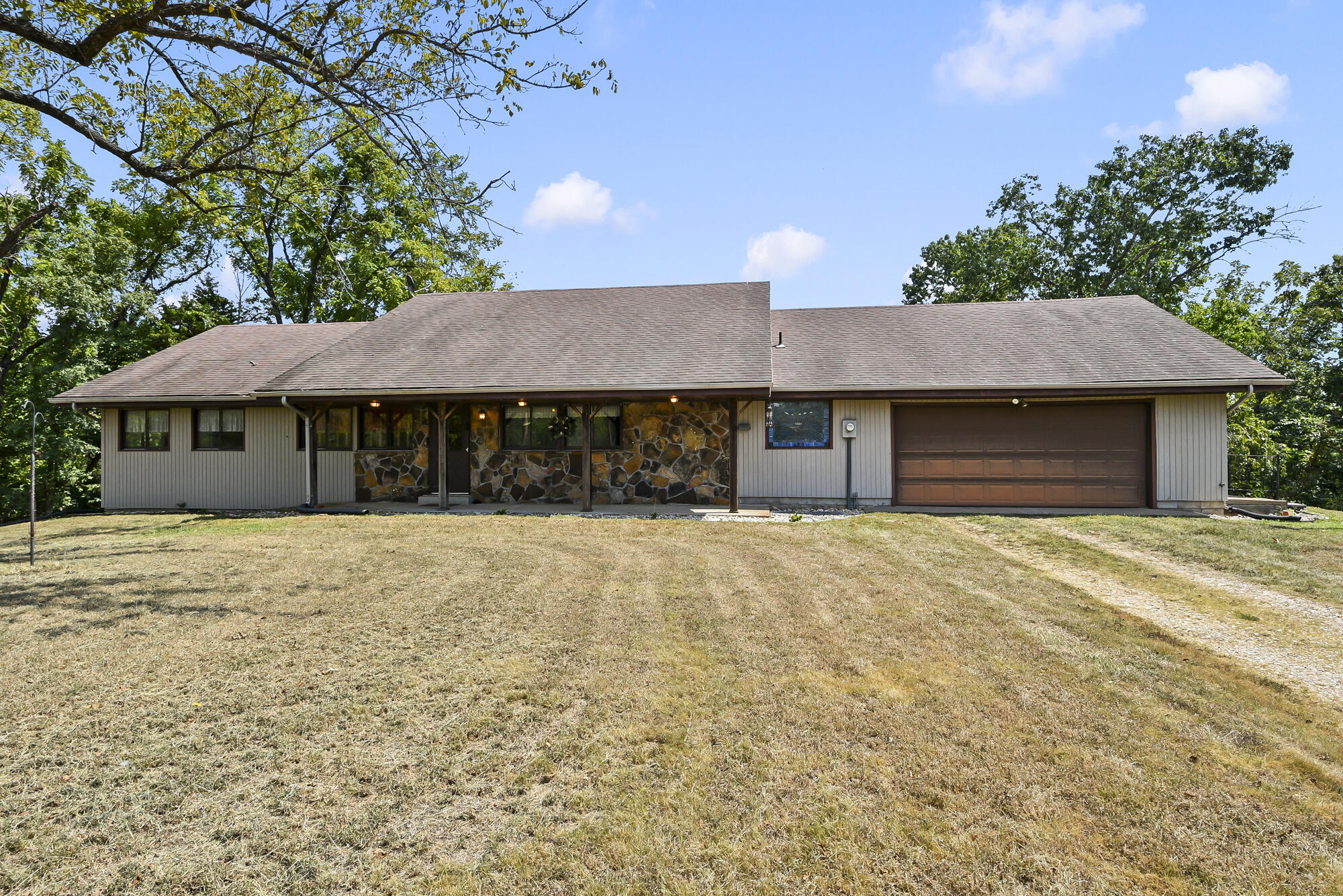 8096 State Highway Y Property Photo 2