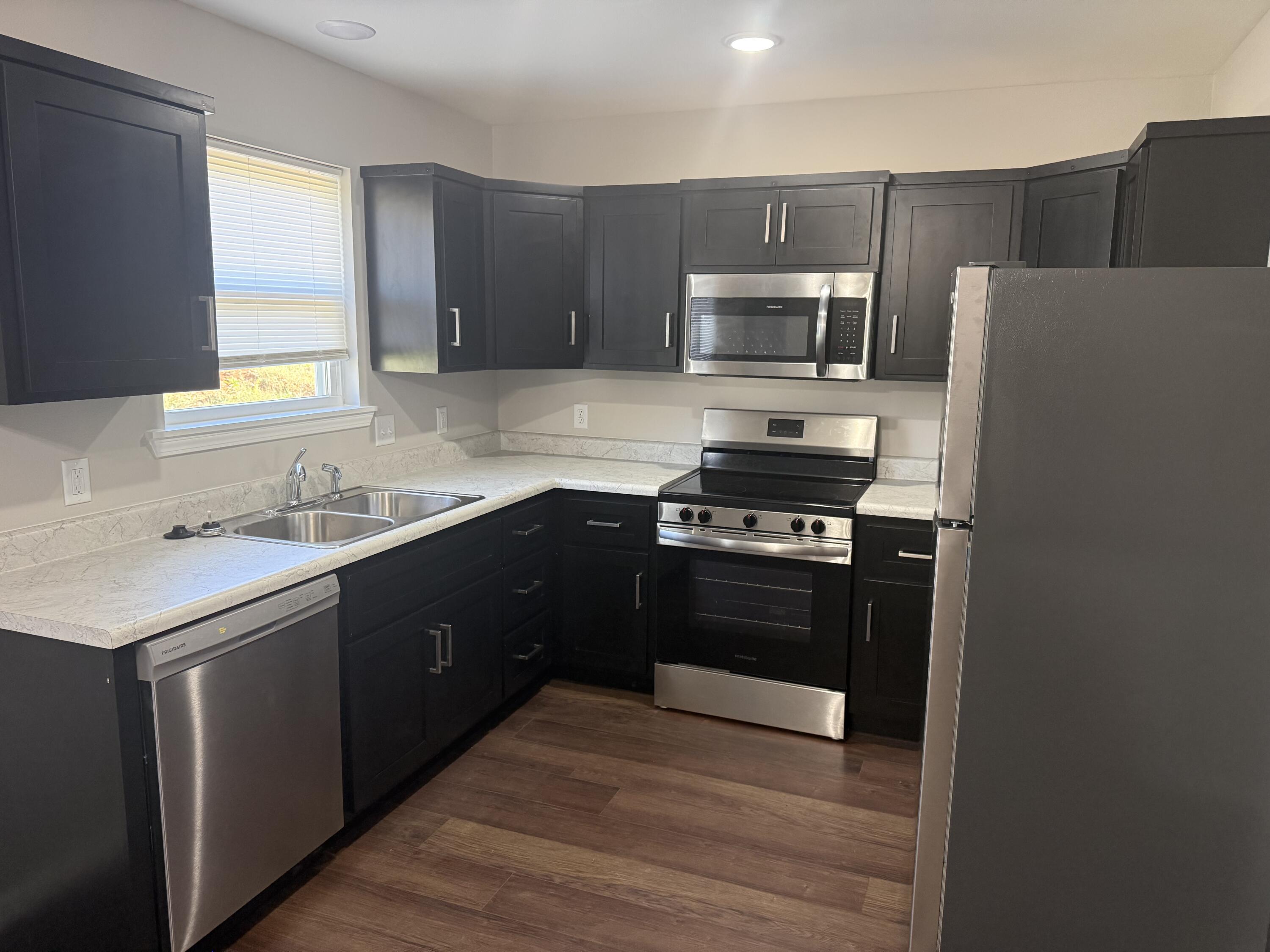 2814 Burke Avenue Property Photo 3