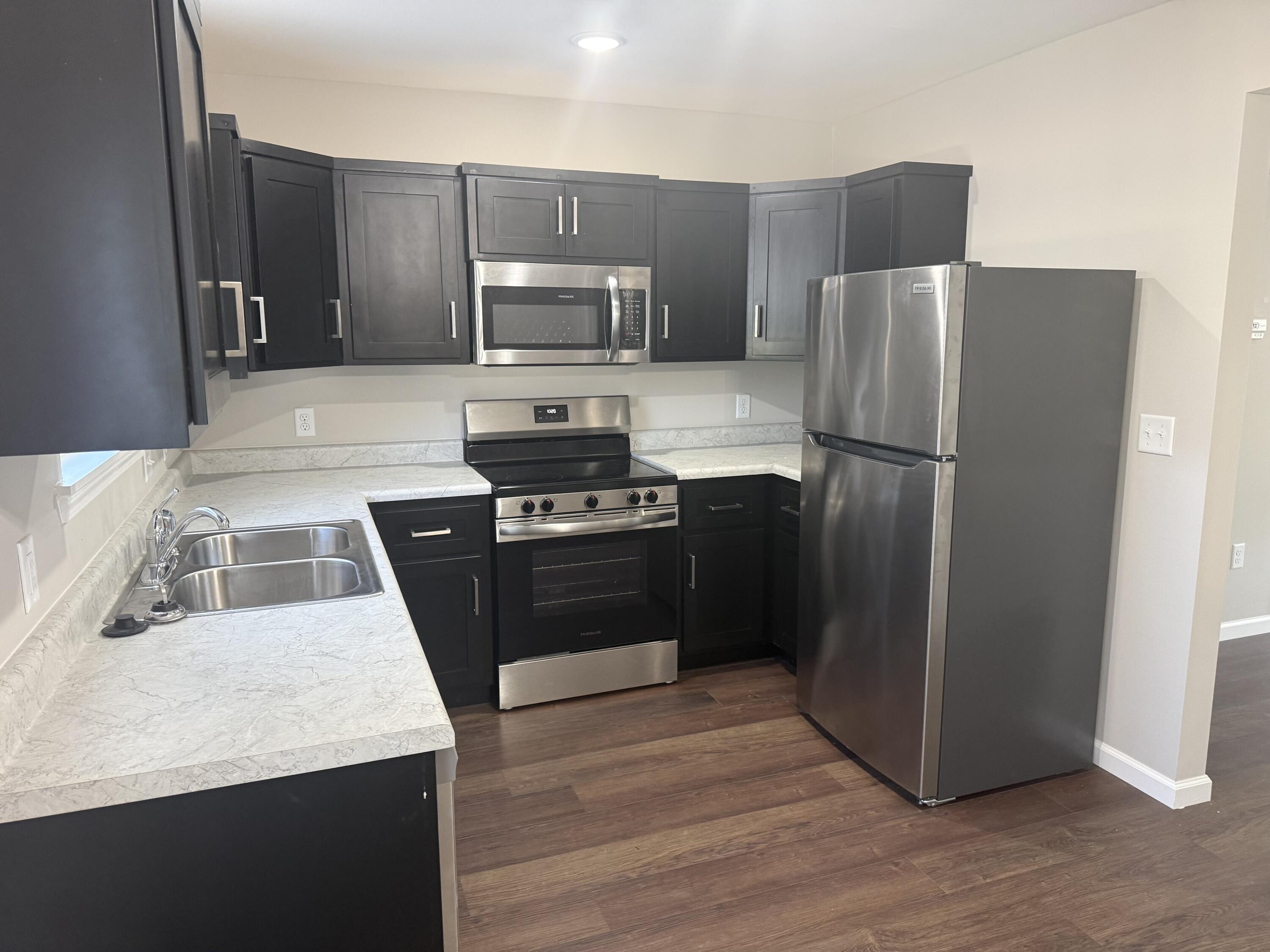 2814 Burke Avenue Property Photo 4