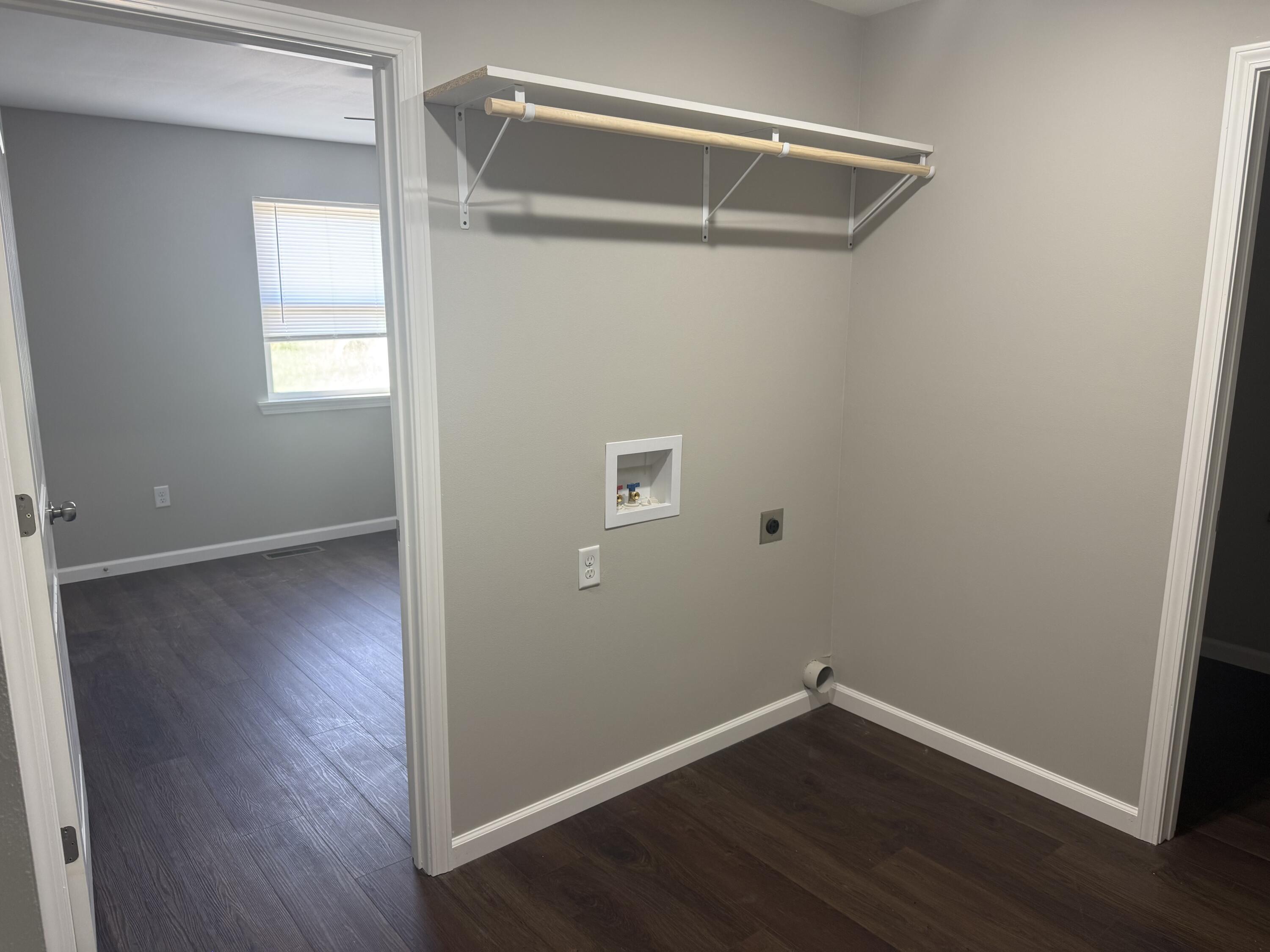 2814 Burke Avenue Property Photo 7