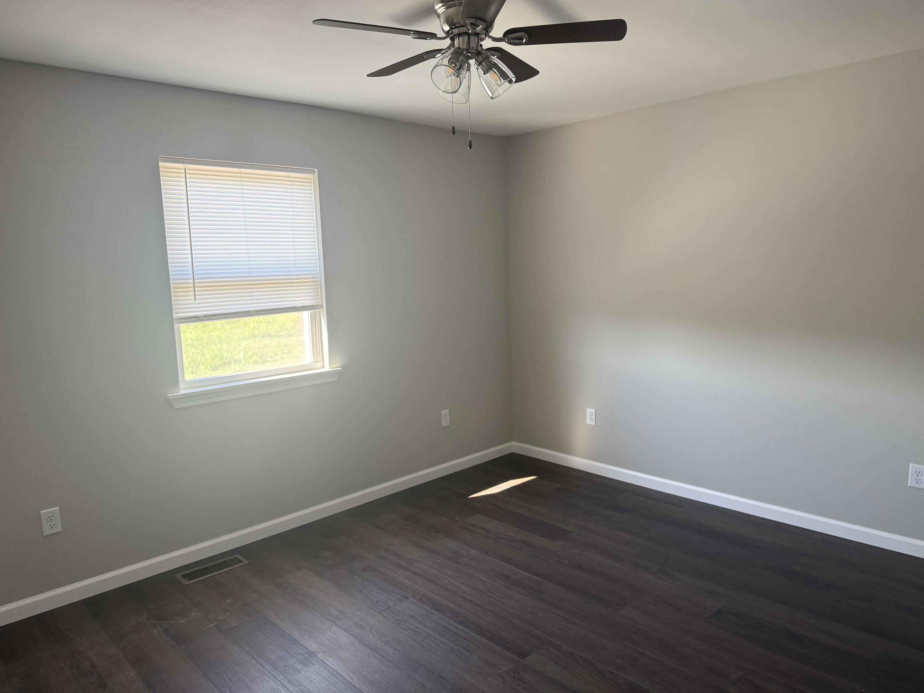 2814 Burke Avenue Property Photo 9