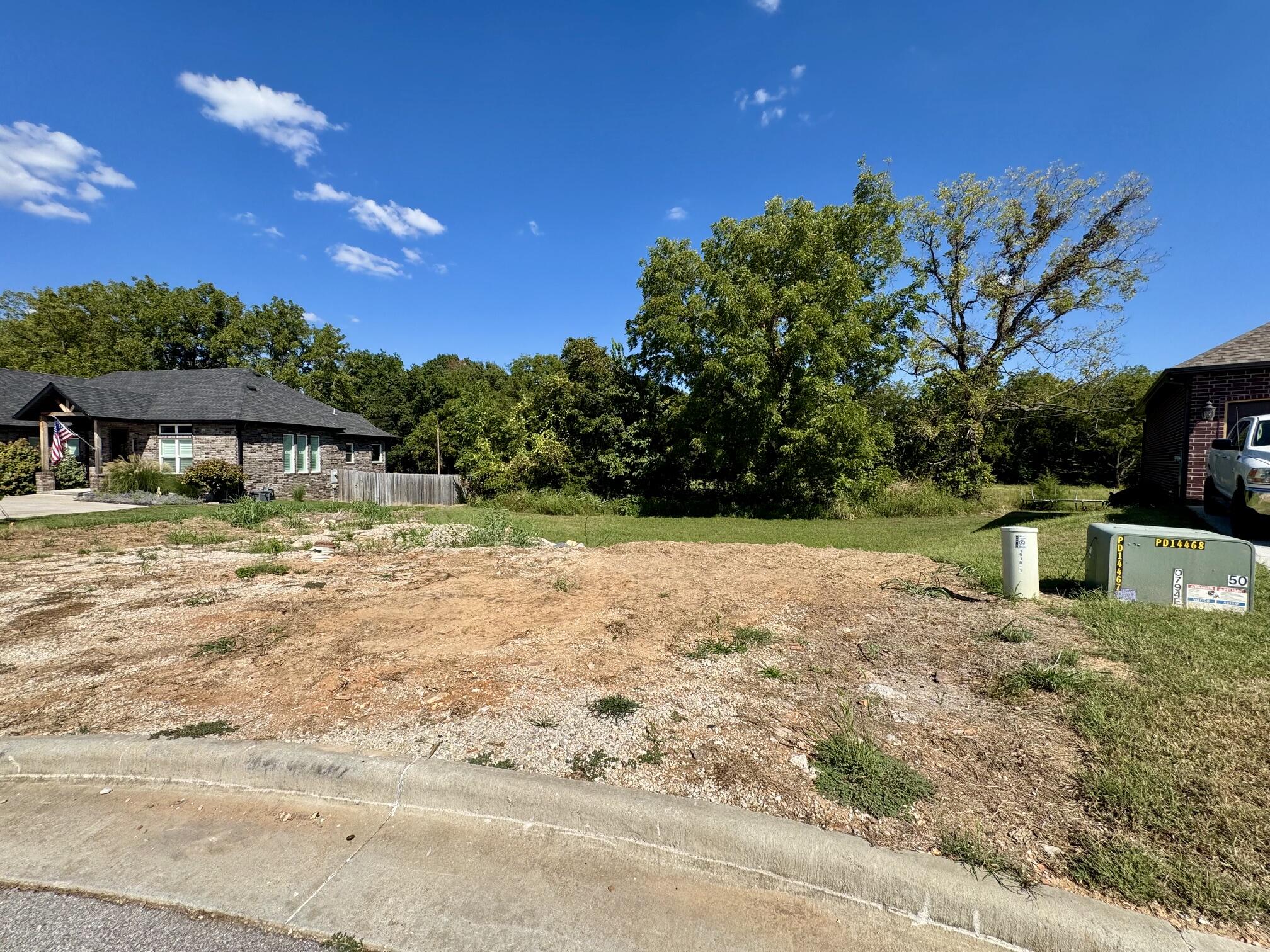 1918 North Vineyard Place Property Photo 3