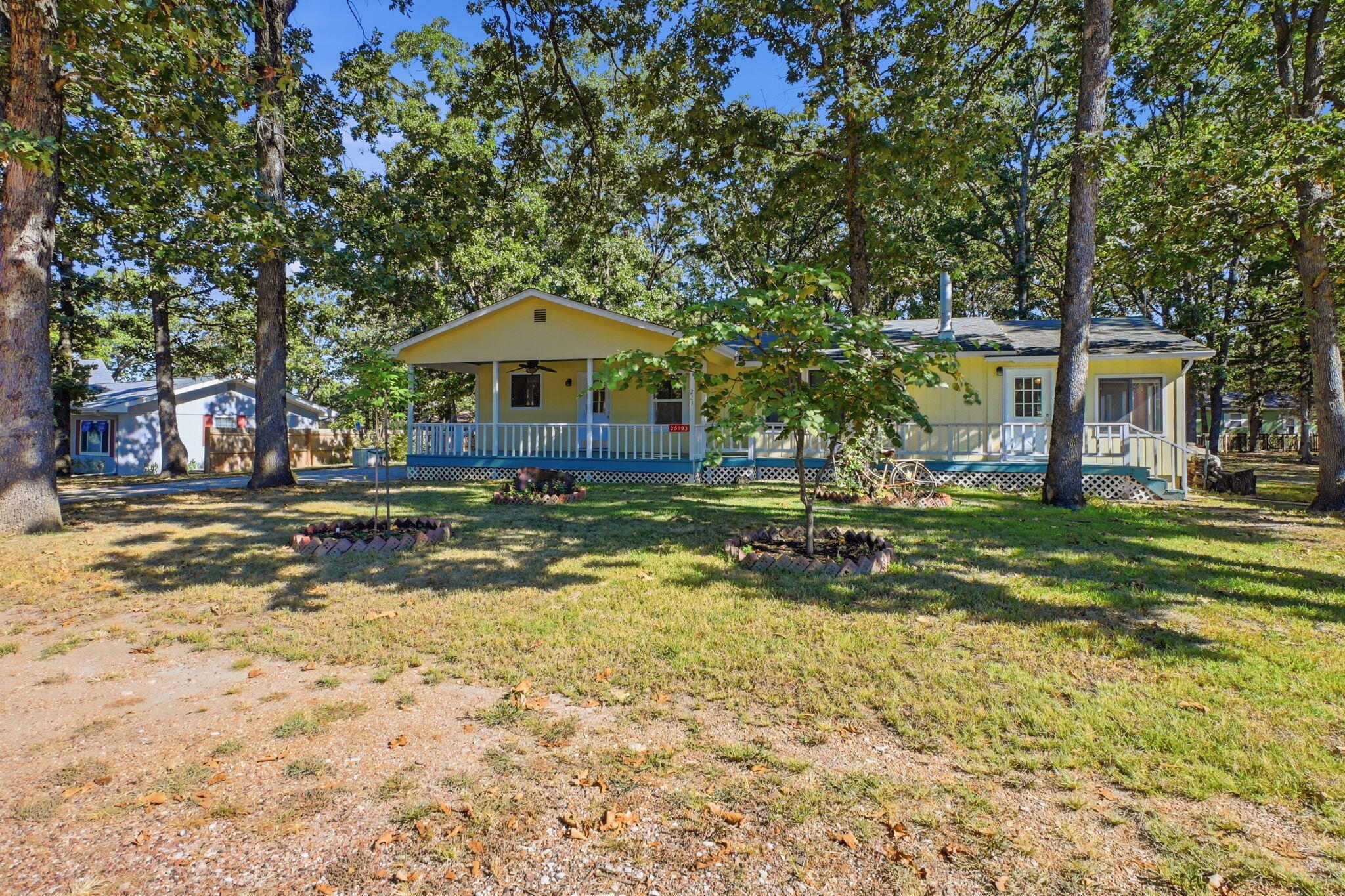 25193 Cedar Crest Drive Property Photo 4