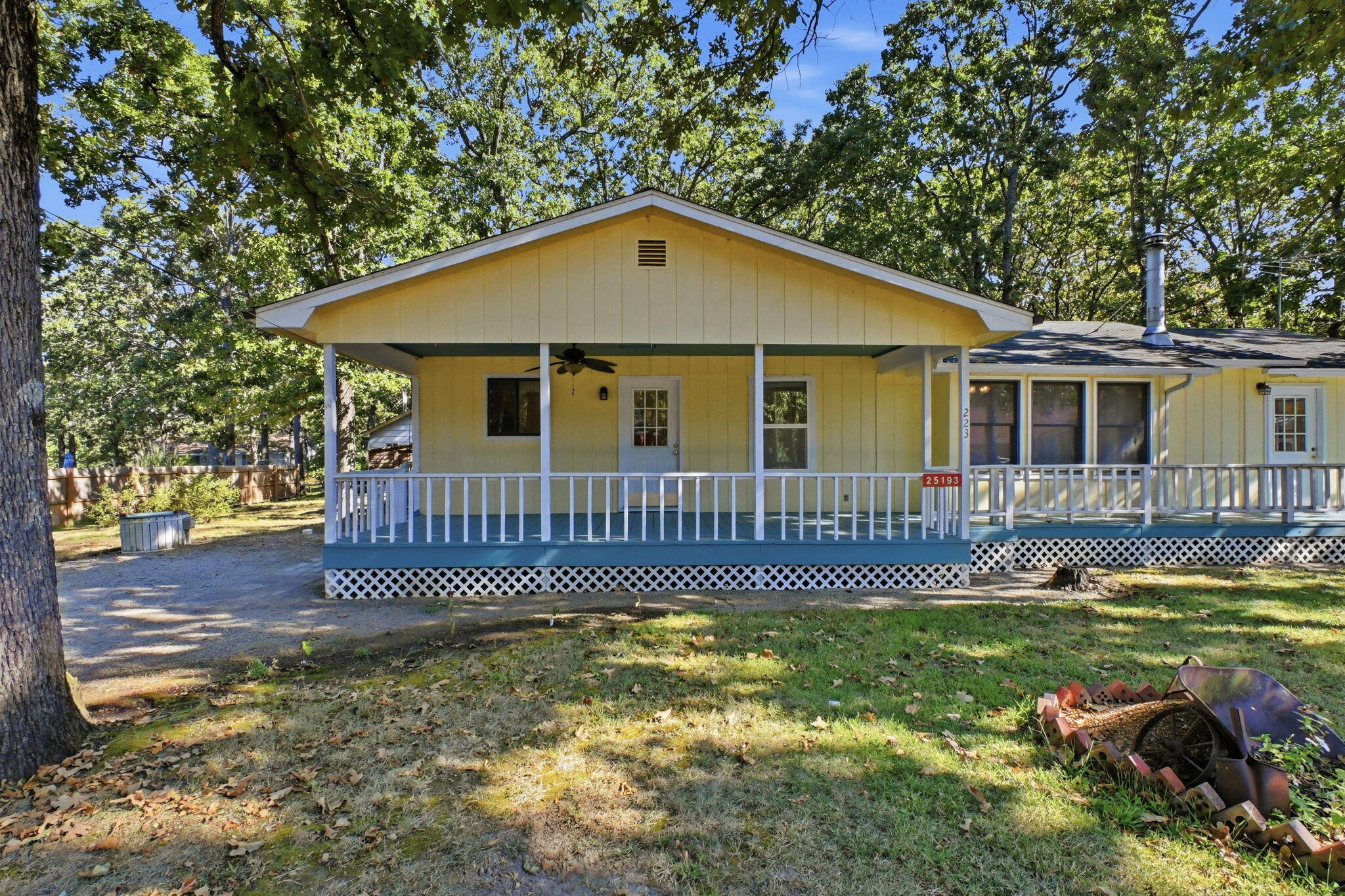 25193 Cedar Crest Drive Property Photo 6