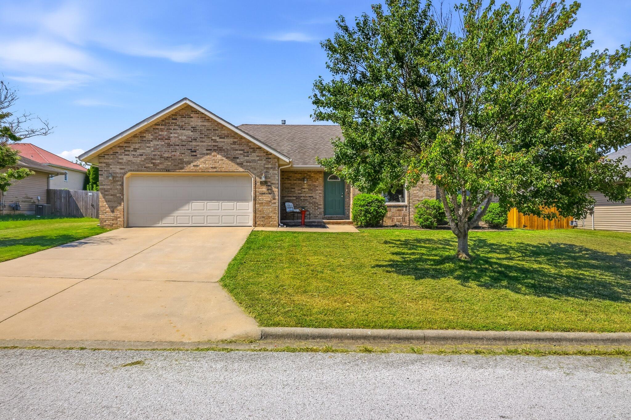 1911 Holly Springs Avenue Property Photo 2