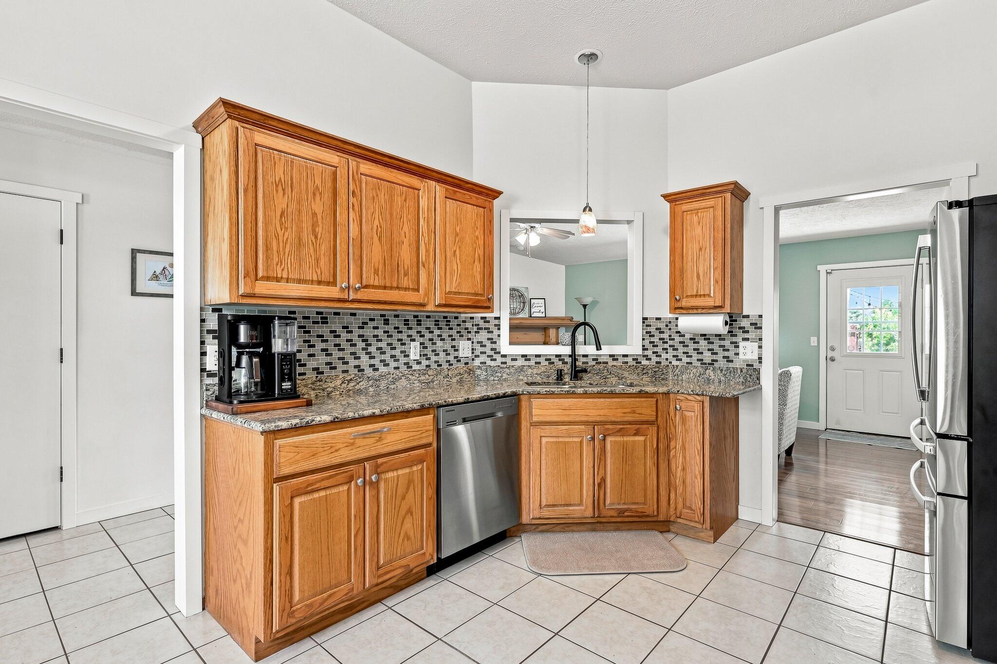 1911 Holly Springs Avenue Property Photo 6