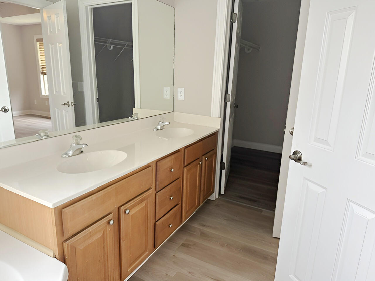 819 South Southgate Drive Property Photo 23