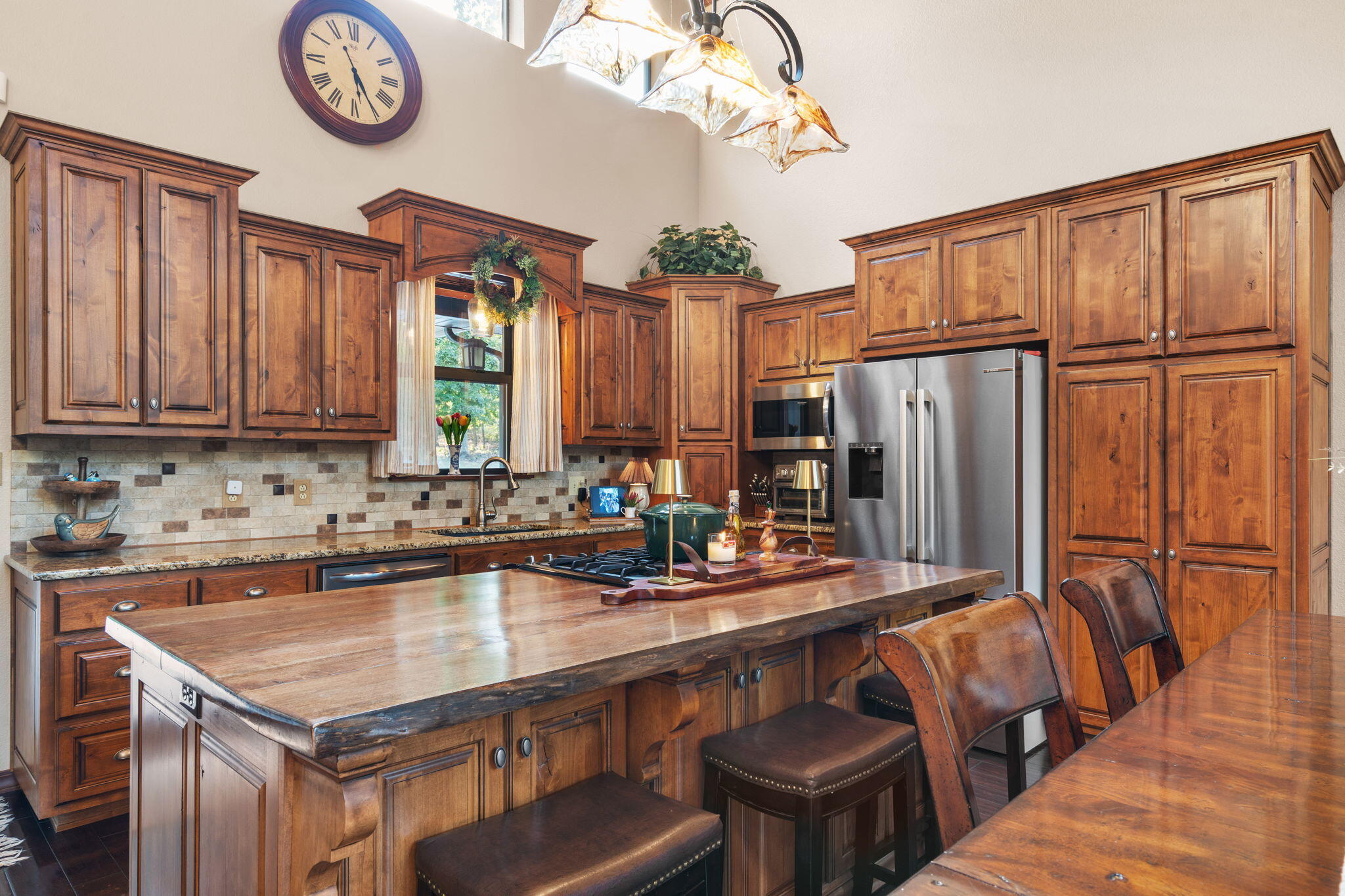 24138 Mustang Lane Property Photo 10