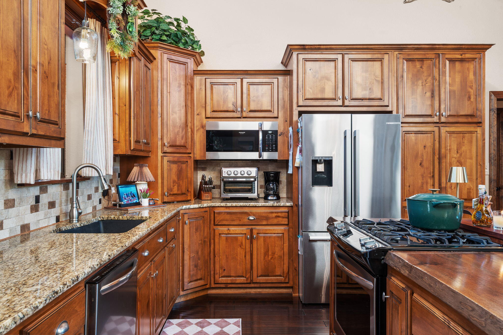 24138 Mustang Lane Property Photo 12
