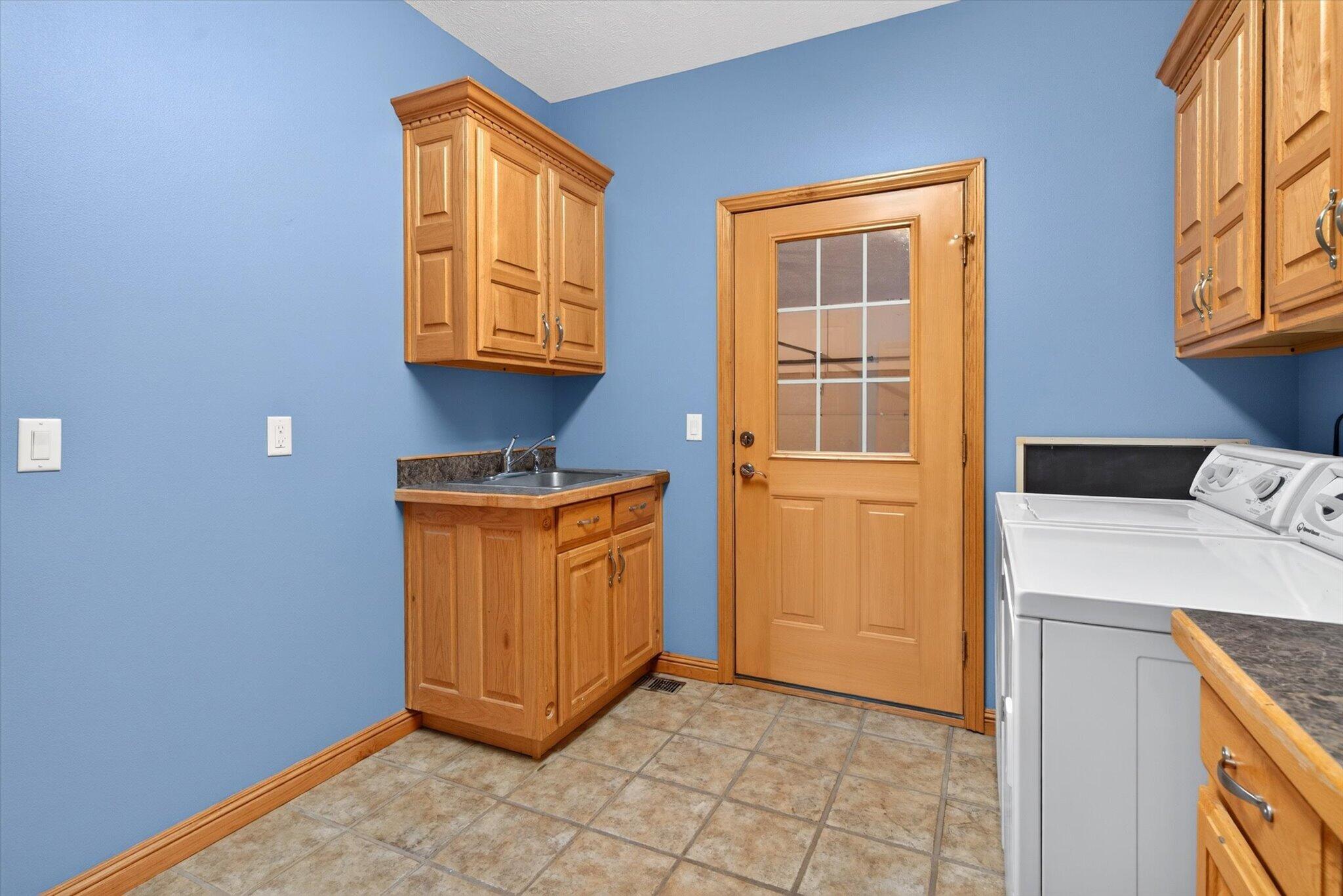 1169 East 424th Road Property Photo 28