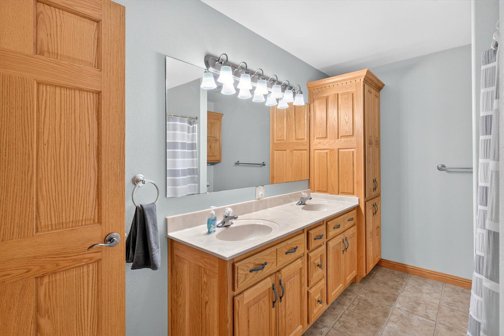 1169 East 424th Road Property Photo 47
